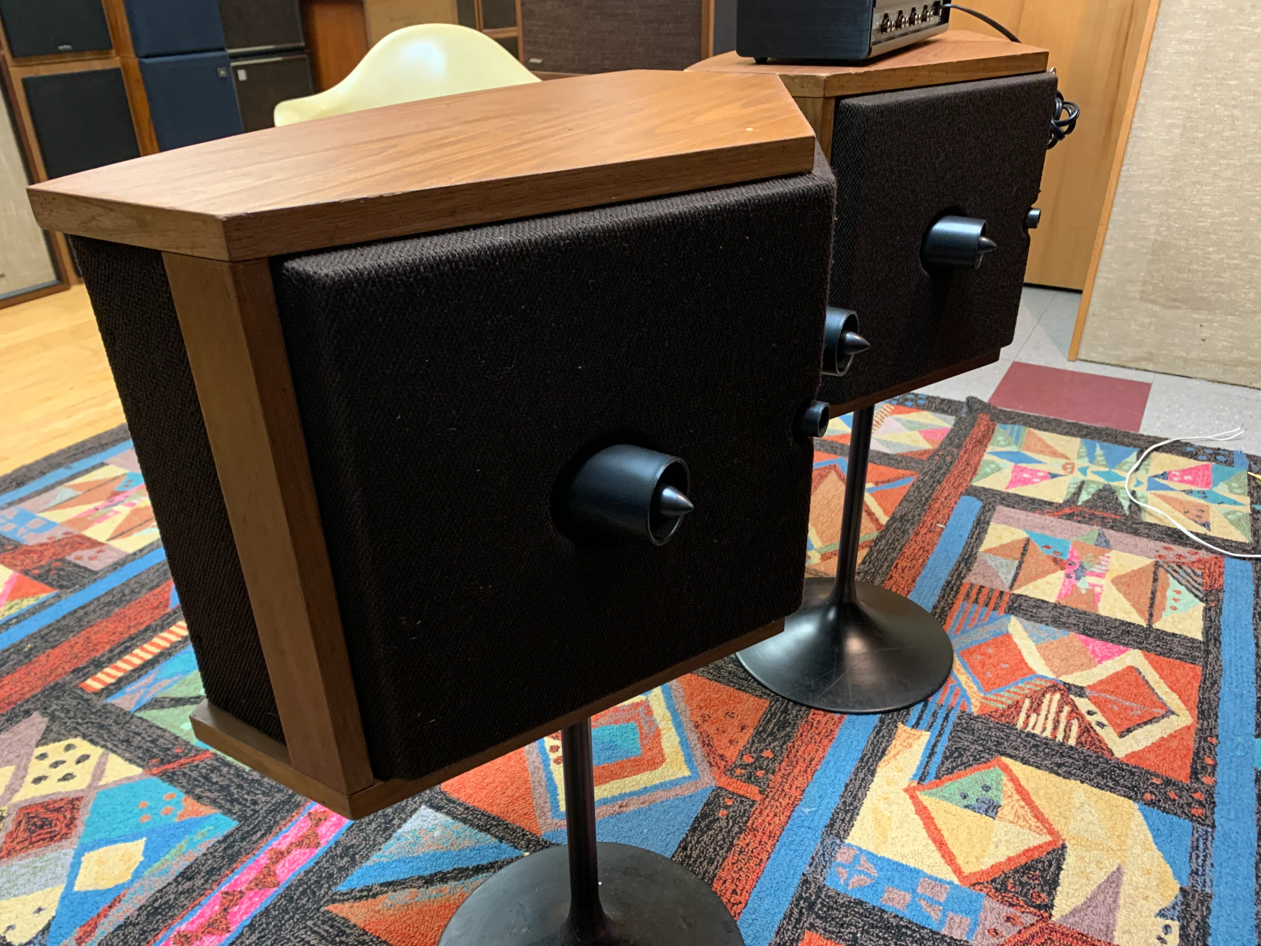 Bose 901 Series VI with Equalizer and Tulip Stands - Image 7