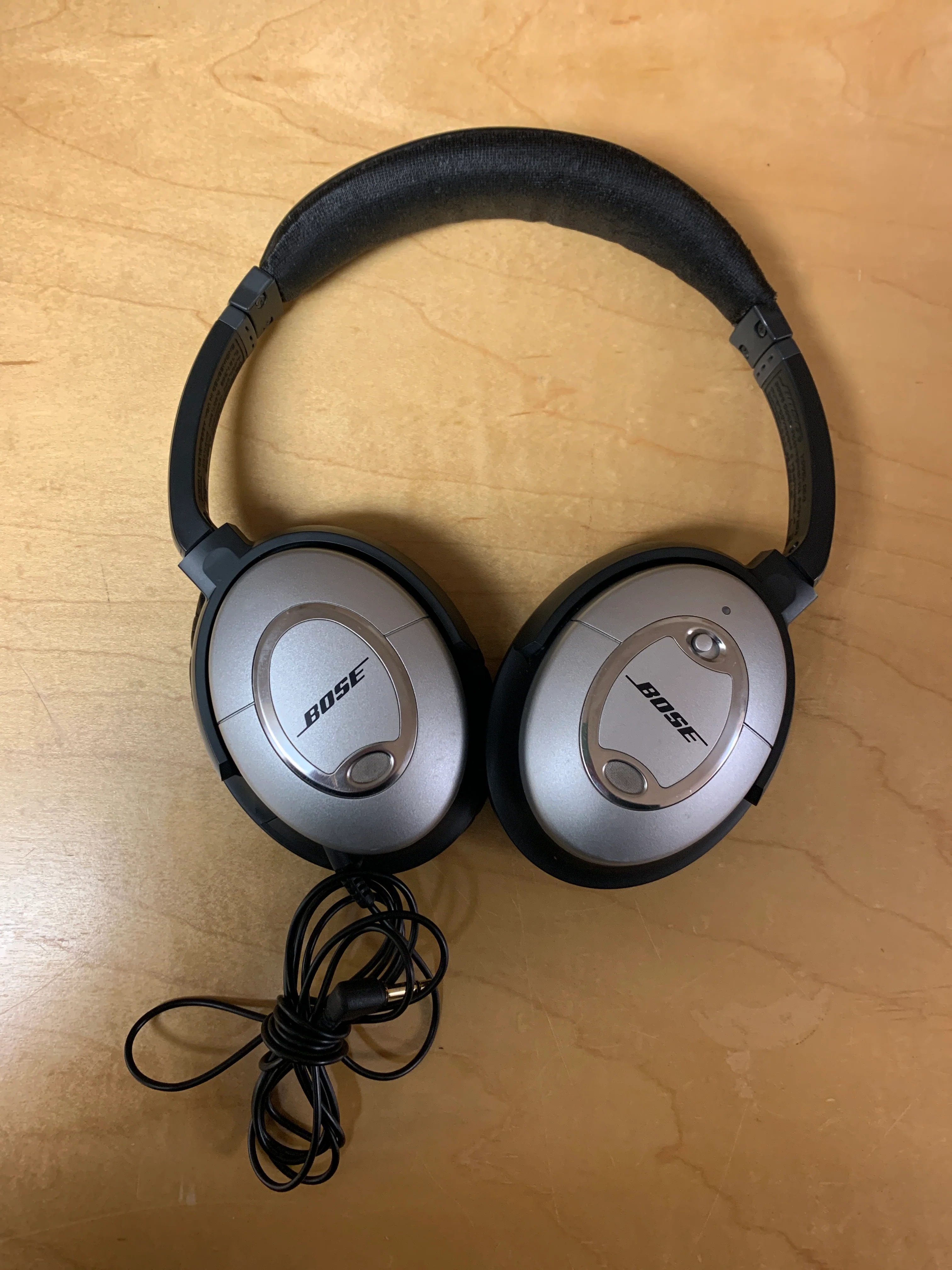 Bose QuietComfort 2 Acoustic Noise Cancelling Headphones w/ Carrying Case