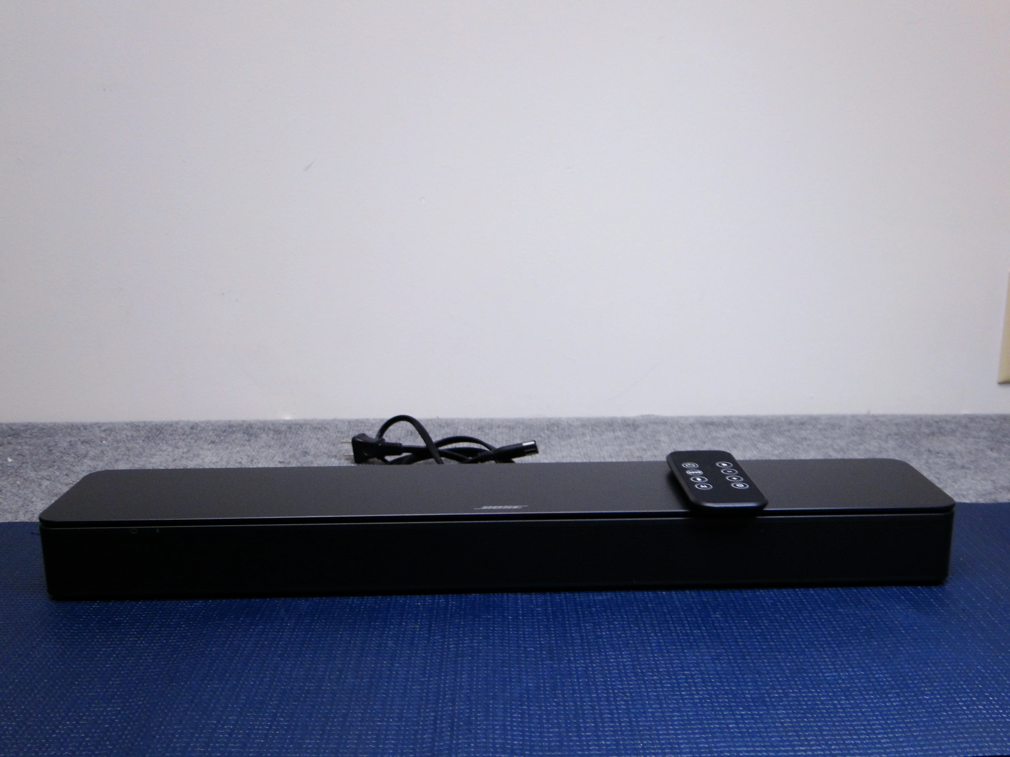 Bose TV Speaker Sound Bar * Remote * Manual - Image 2