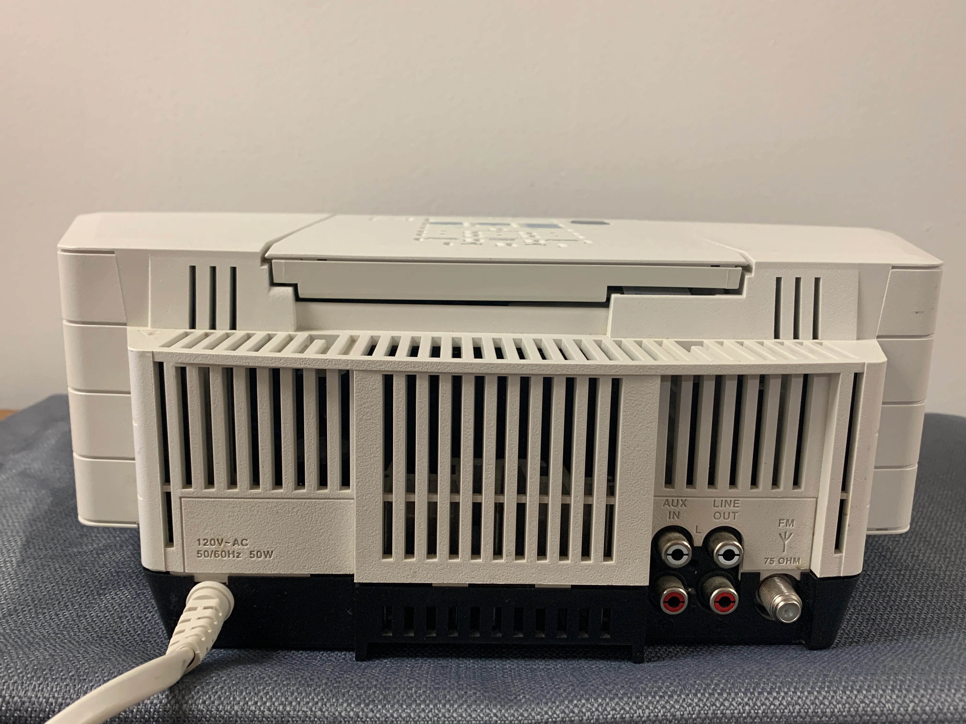 Bose Wave AWCR-1P CD Player and Radio w Remote - Image 4