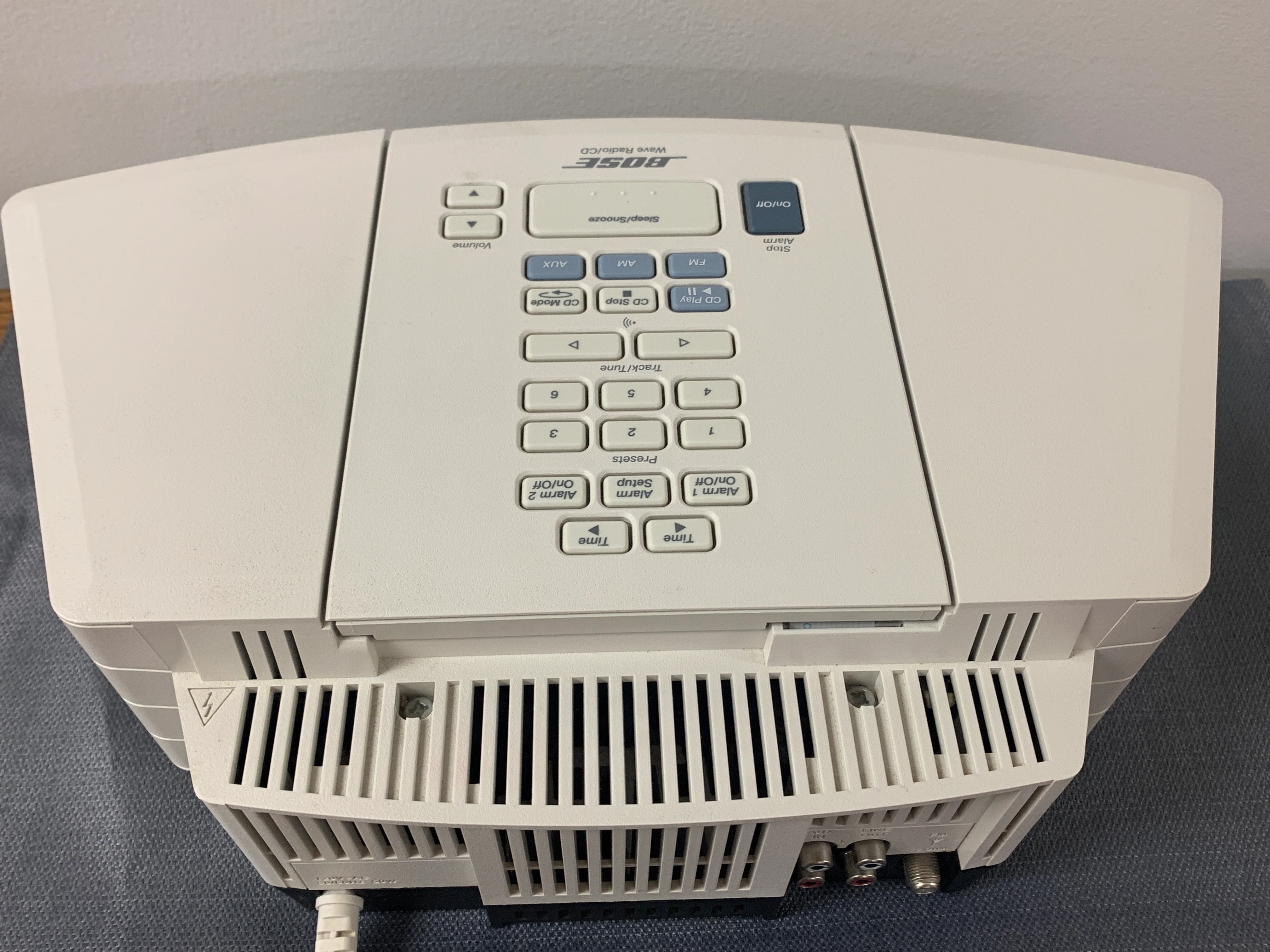 Bose Wave AWCR-1P CD Player and Radio w Remote - Image 5