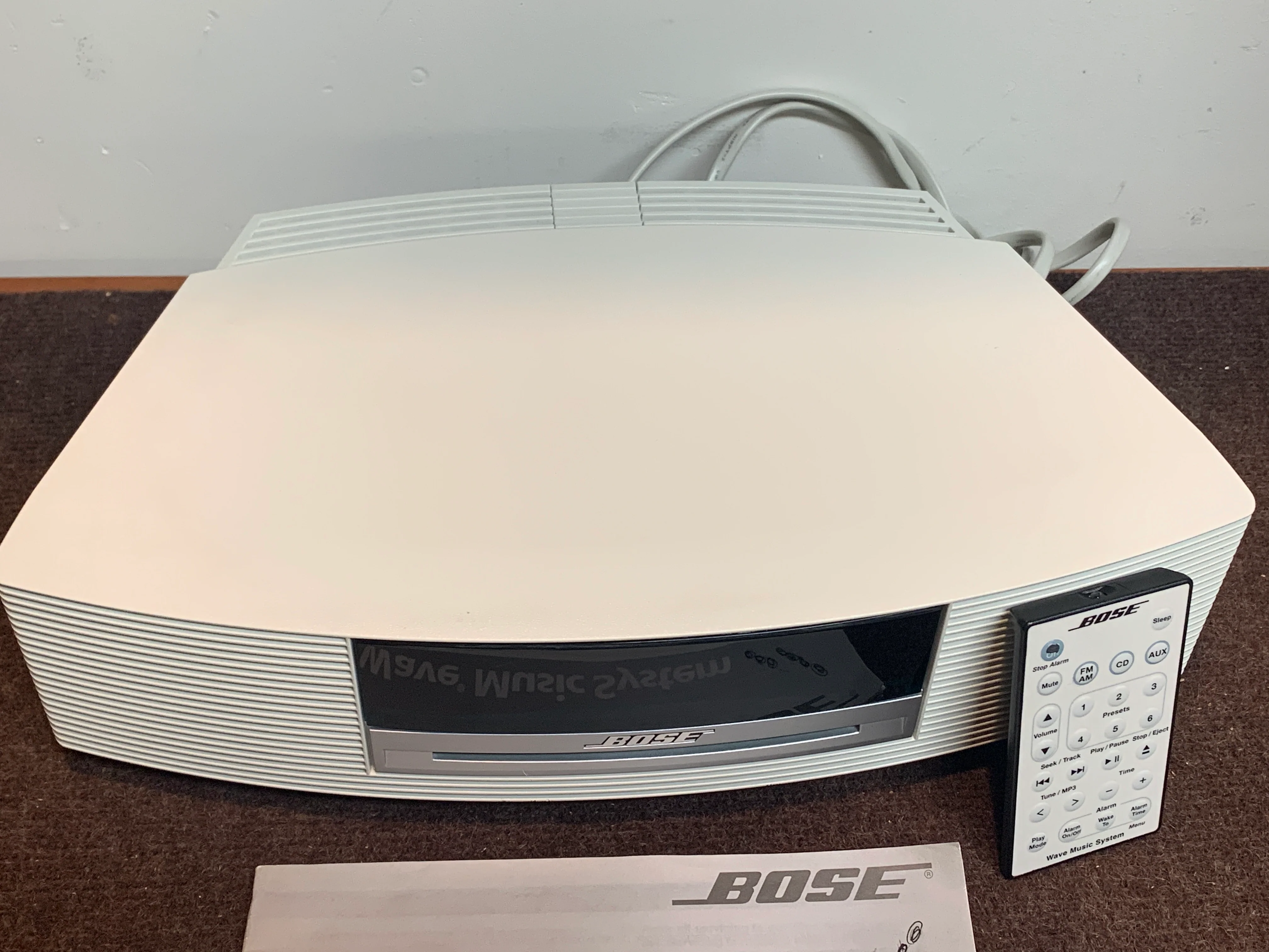 Bose Wave Music System Radio CD Player White w/ Remote & Instructions - Image 3