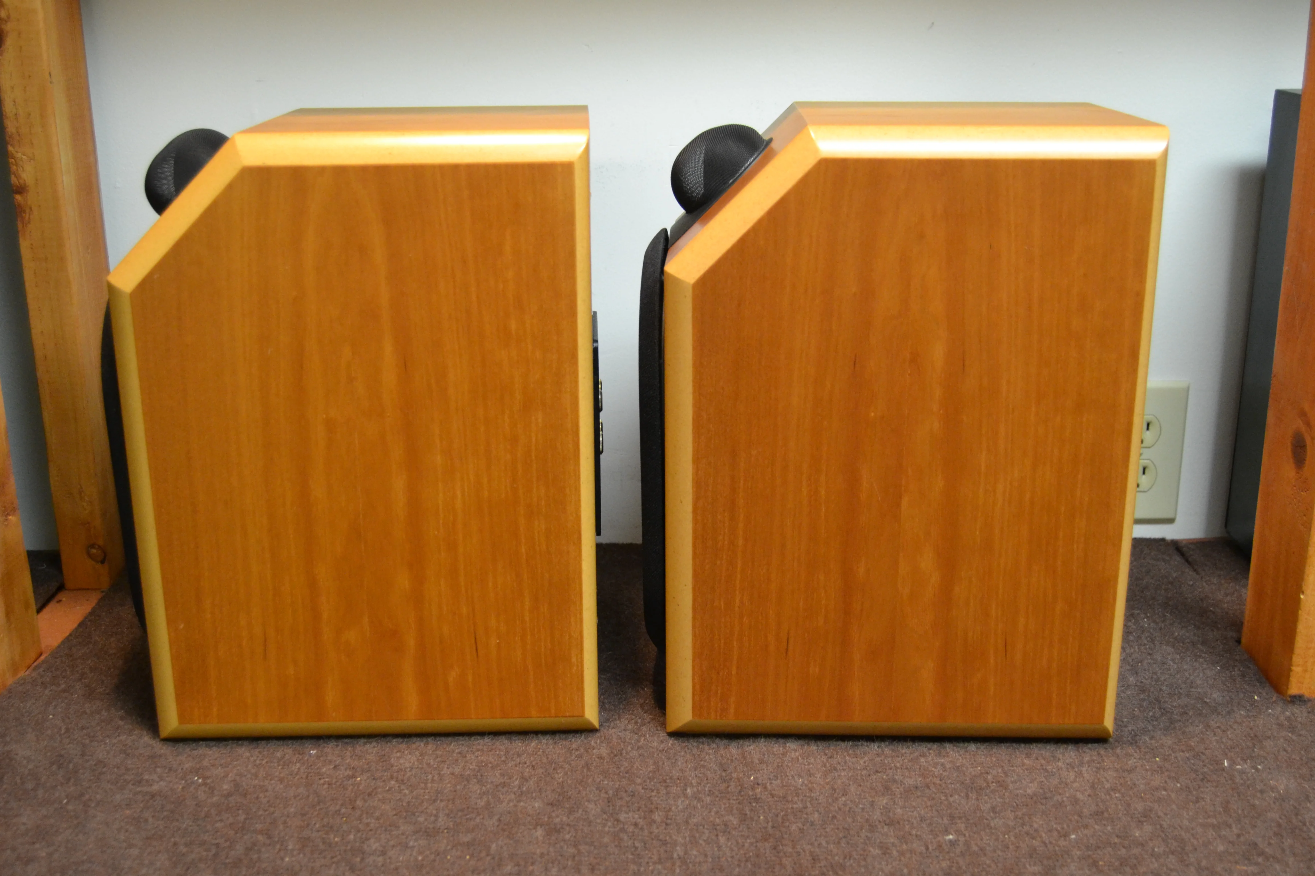 Bower & Wilkins B&W CDM1 SE Bookshelf Speakers - Image 11