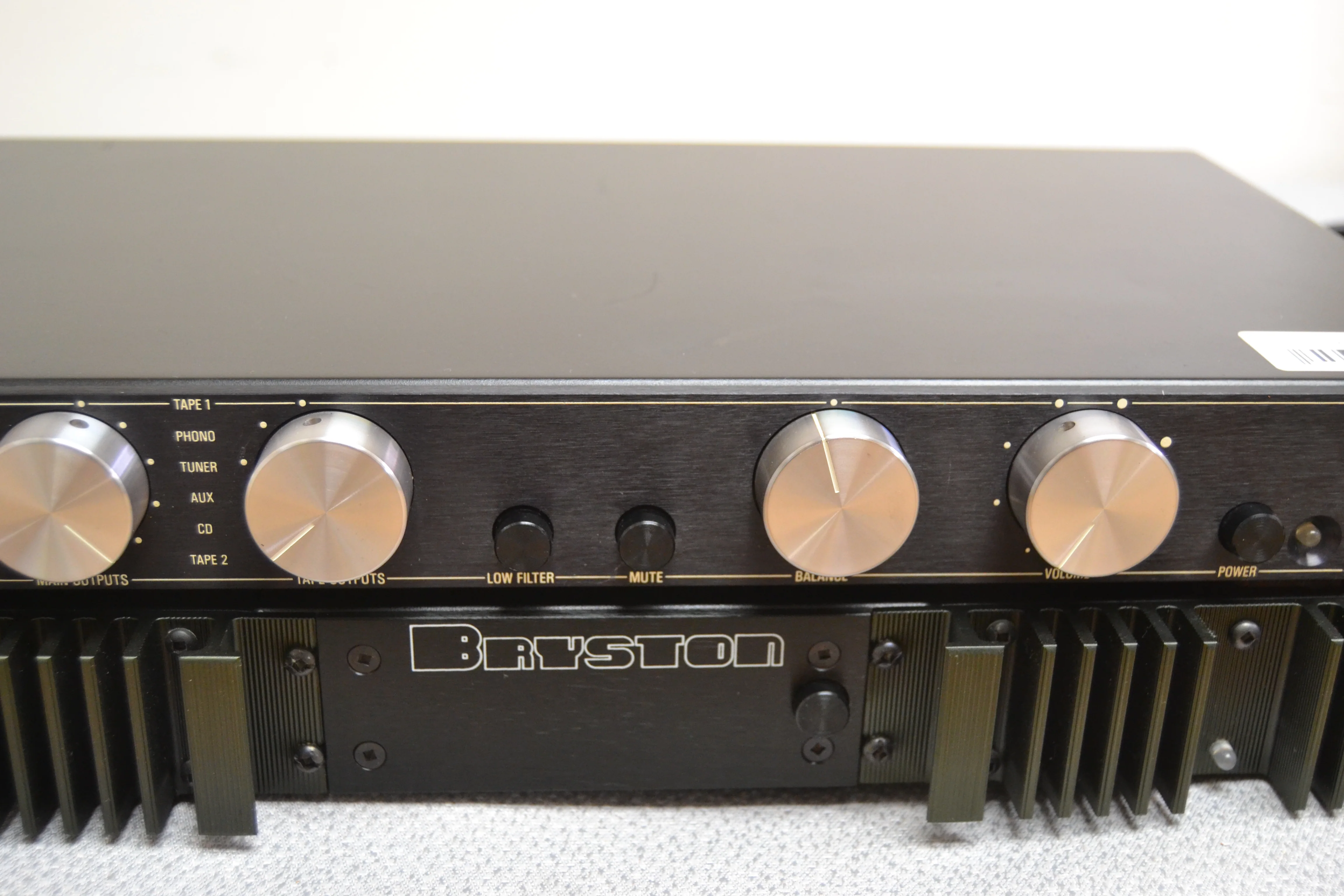 Bryston Set - 11B Stereo Preamplifier & 2B-LP Stereo Amplifier - Image 3