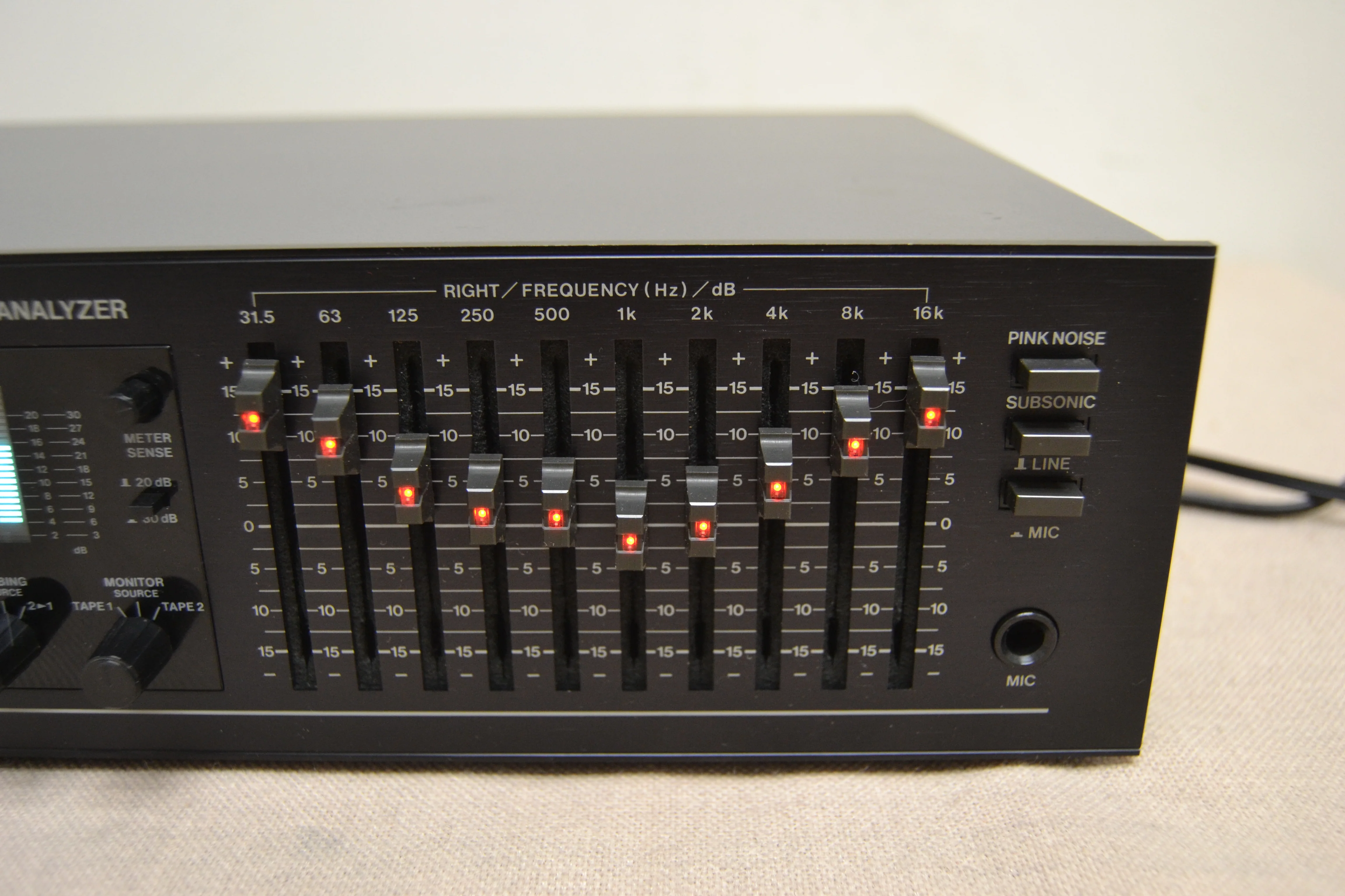 BSR EQ-3000 * 10 Band Stereo Frequency Equalizer with Real Time Spectrum Analyzer - Image 4