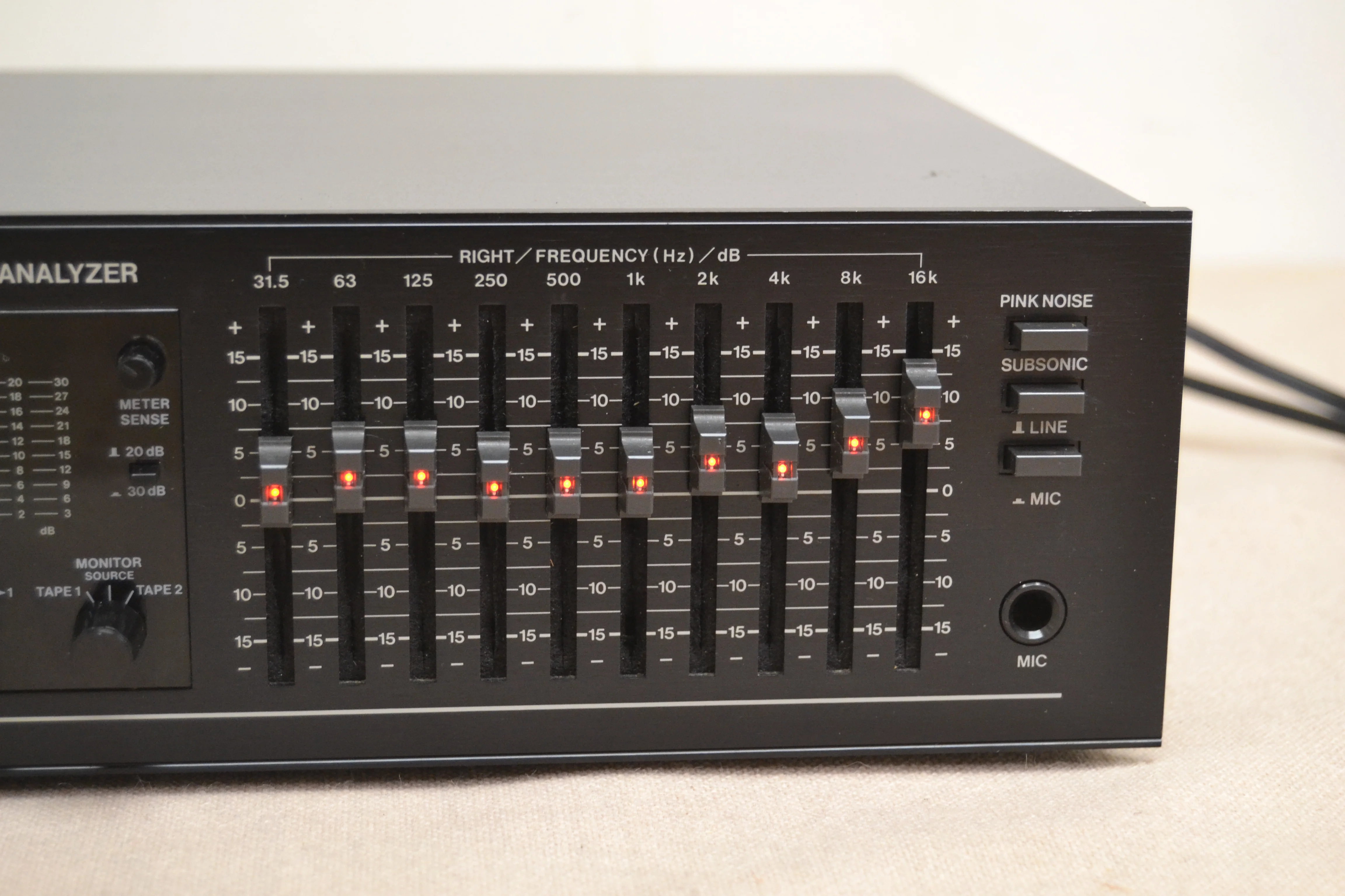 BSR EQ-3000 Graphic Equalizer with real time Spectrum Analyzer - Image 4