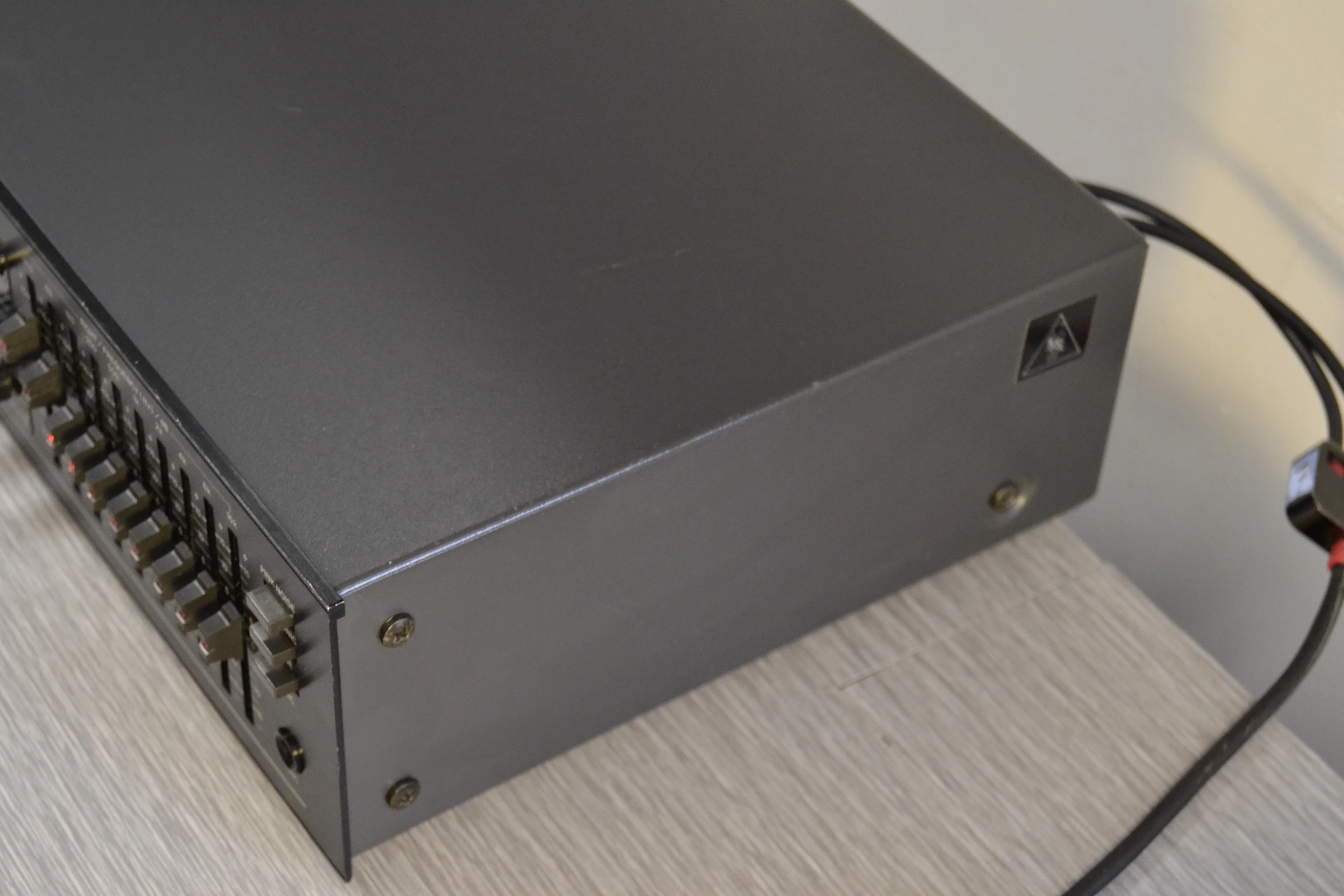 BSR EQ-3000 Graphic Equalizer with Spectrum Analyzer and Pink Noise - Image 8