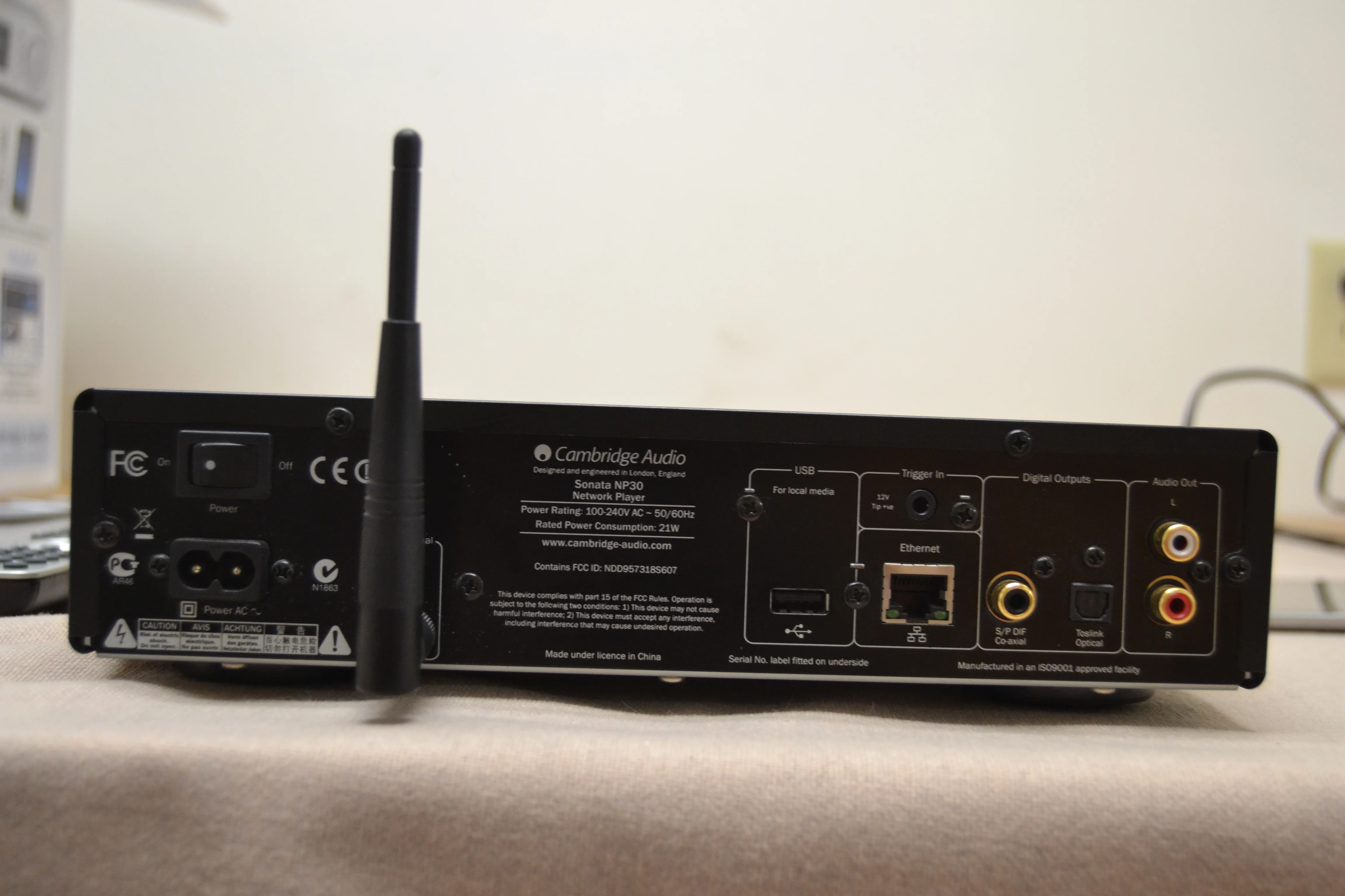 Cambridge Audio NP-30 Network Audio Player * Apple iPad Mini * Box * Manual * Remote - Image 12