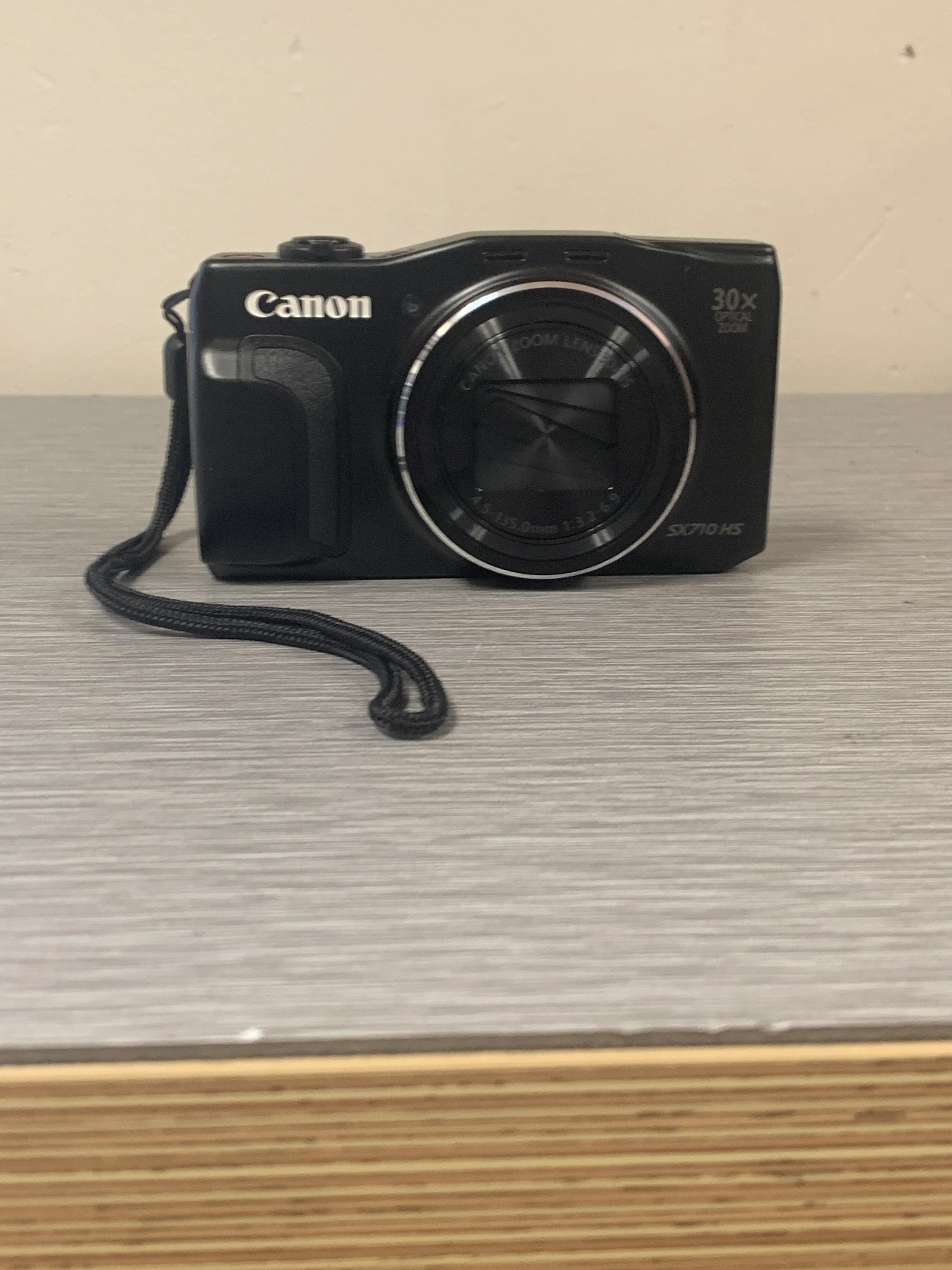 Canon SX710 HS Digital Camera w/ Battery & Charger - Image 3