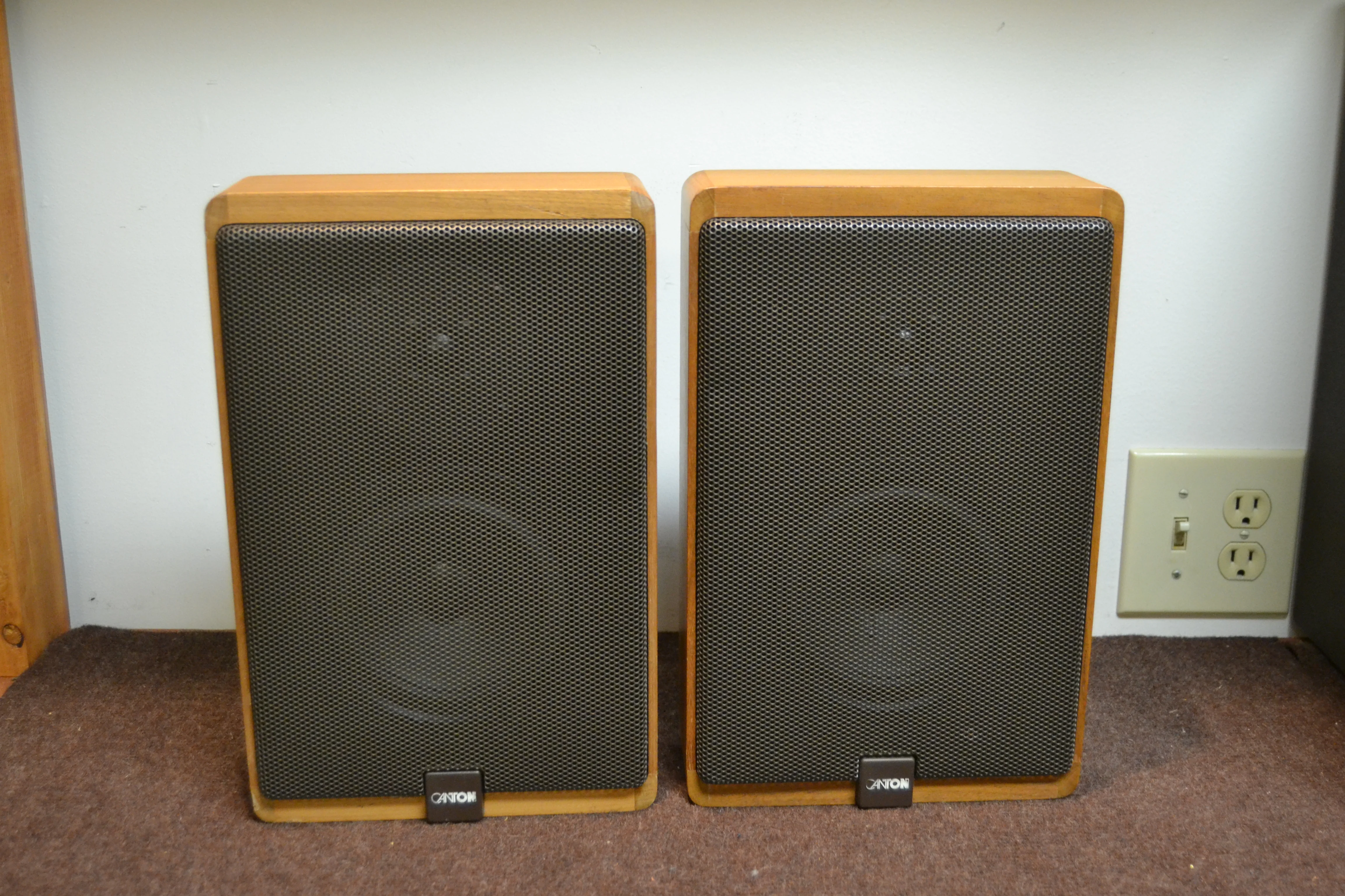 Canton GL300F Bookshelf Speakers