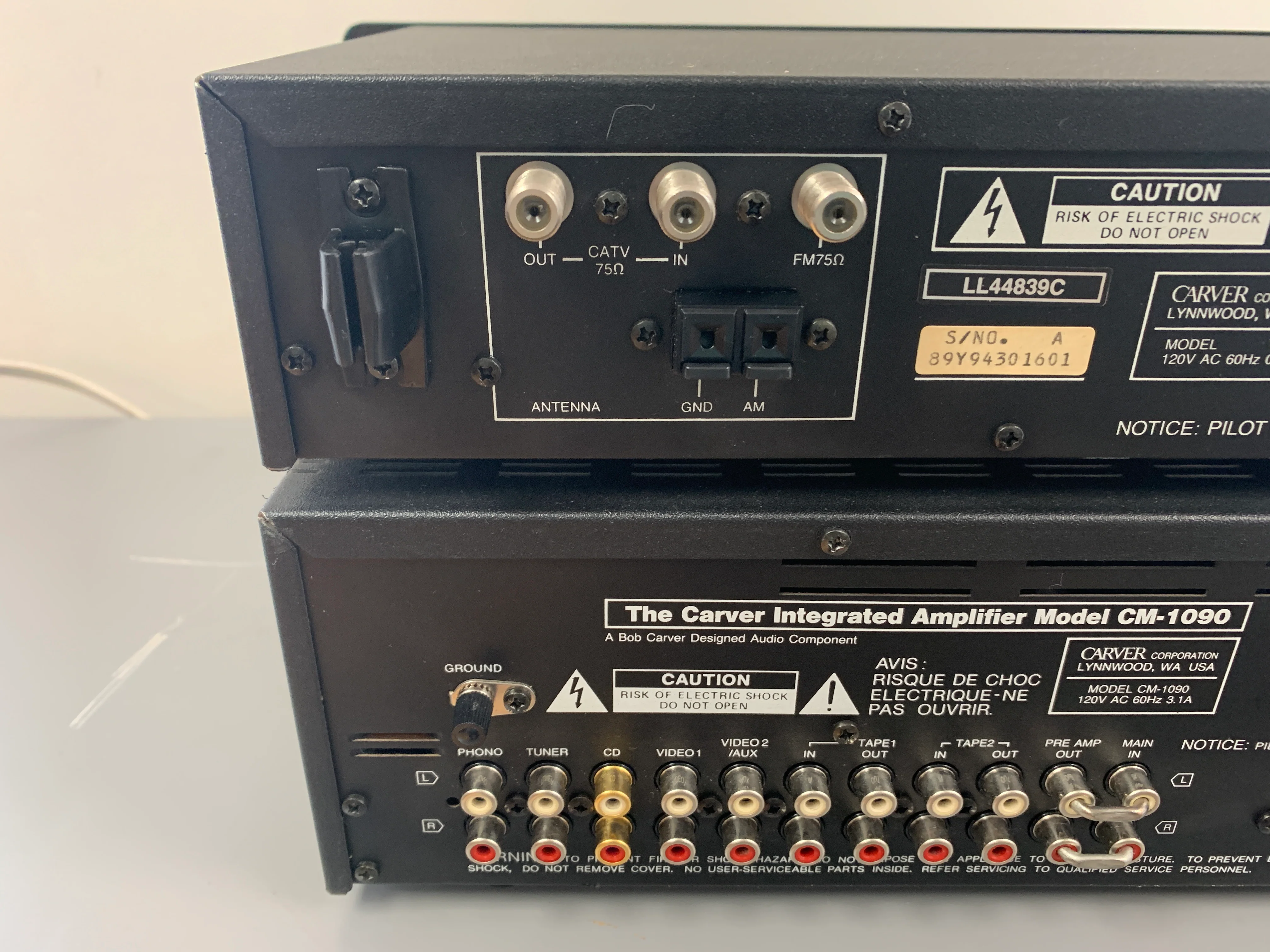 Carver Combo - CM-1090 Integrated Amplifier - TX-12 Stereo Tuner - Image 13