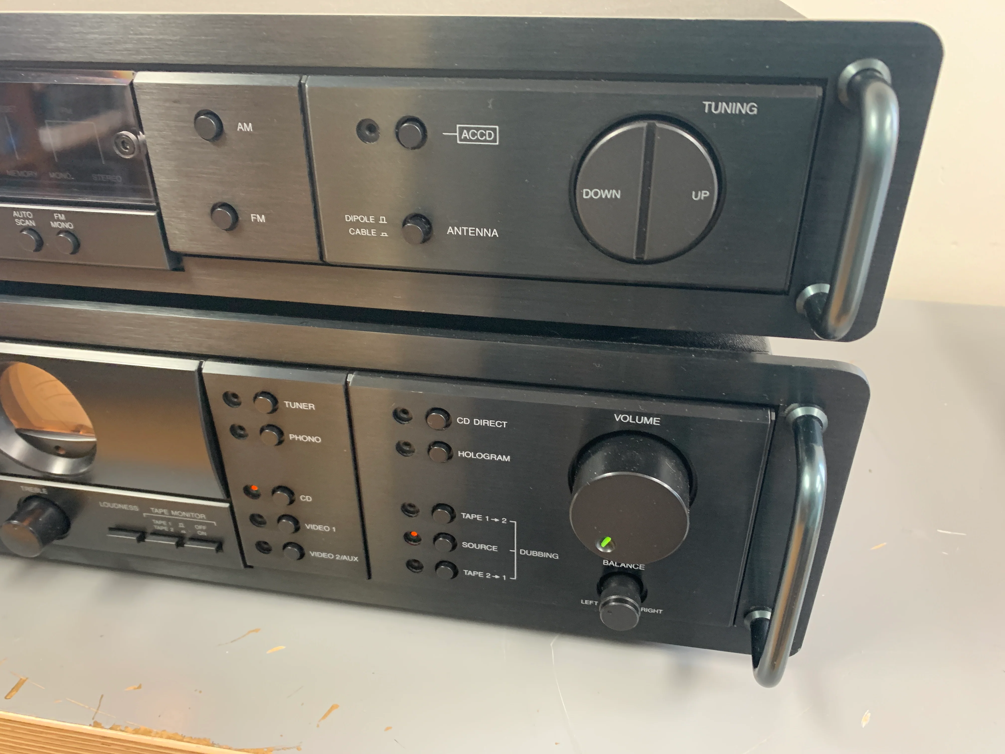 Carver Combo - CM-1090 Integrated Amplifier - TX-12 Stereo Tuner - Image 5