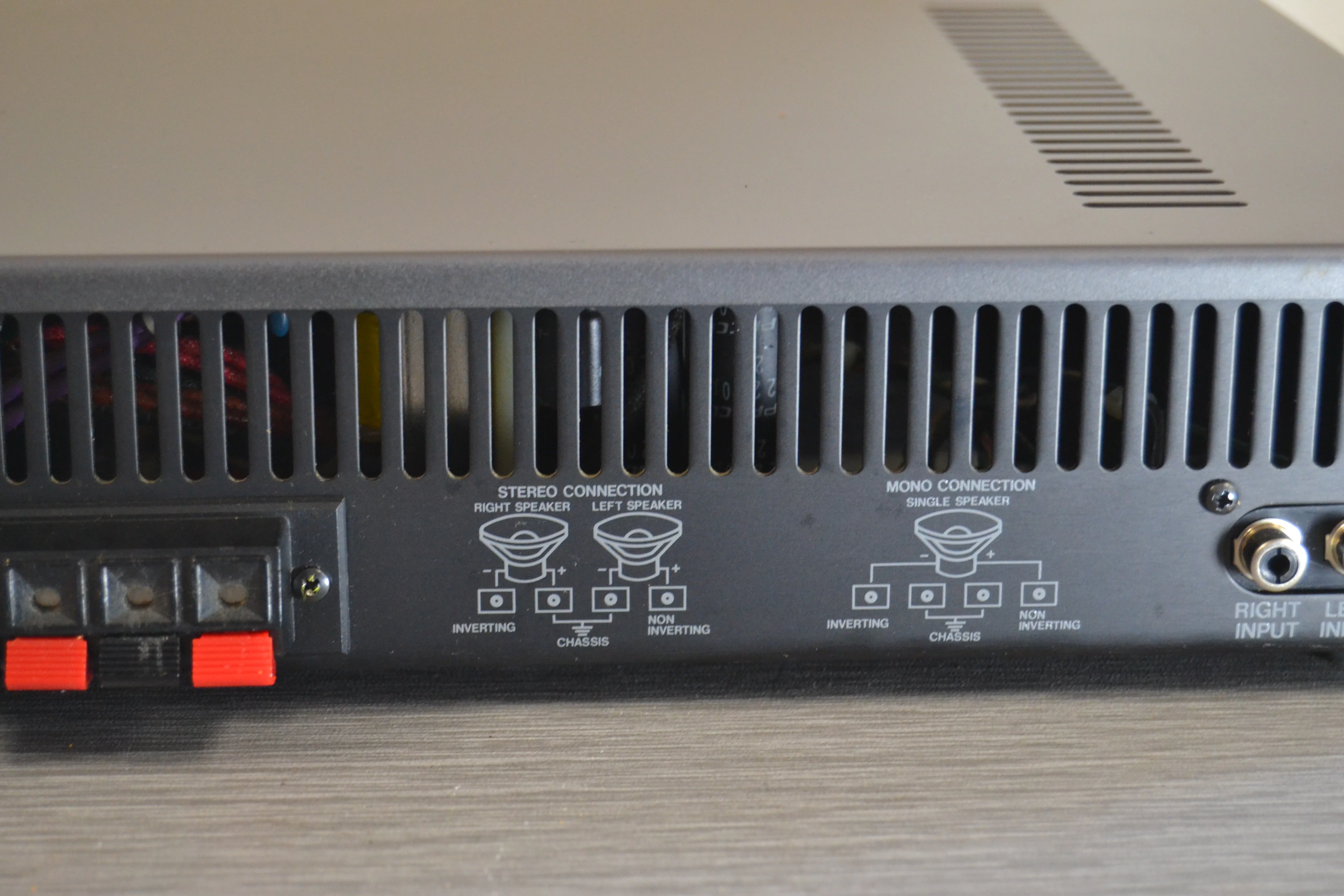 Carver M-200t Stereo Power Amplifier - Image 12