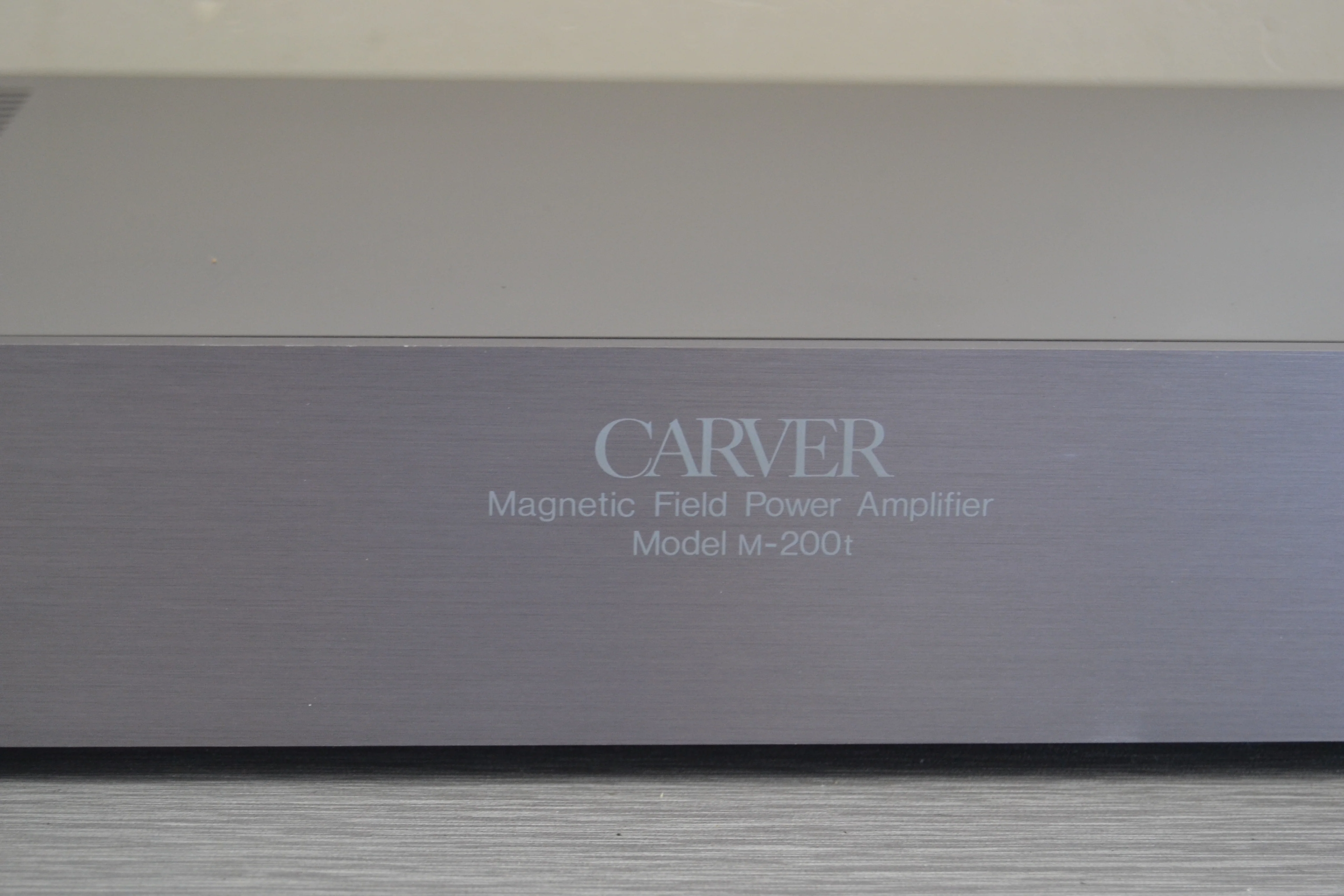 Carver M-200t Stereo Power Amplifier - Image 3