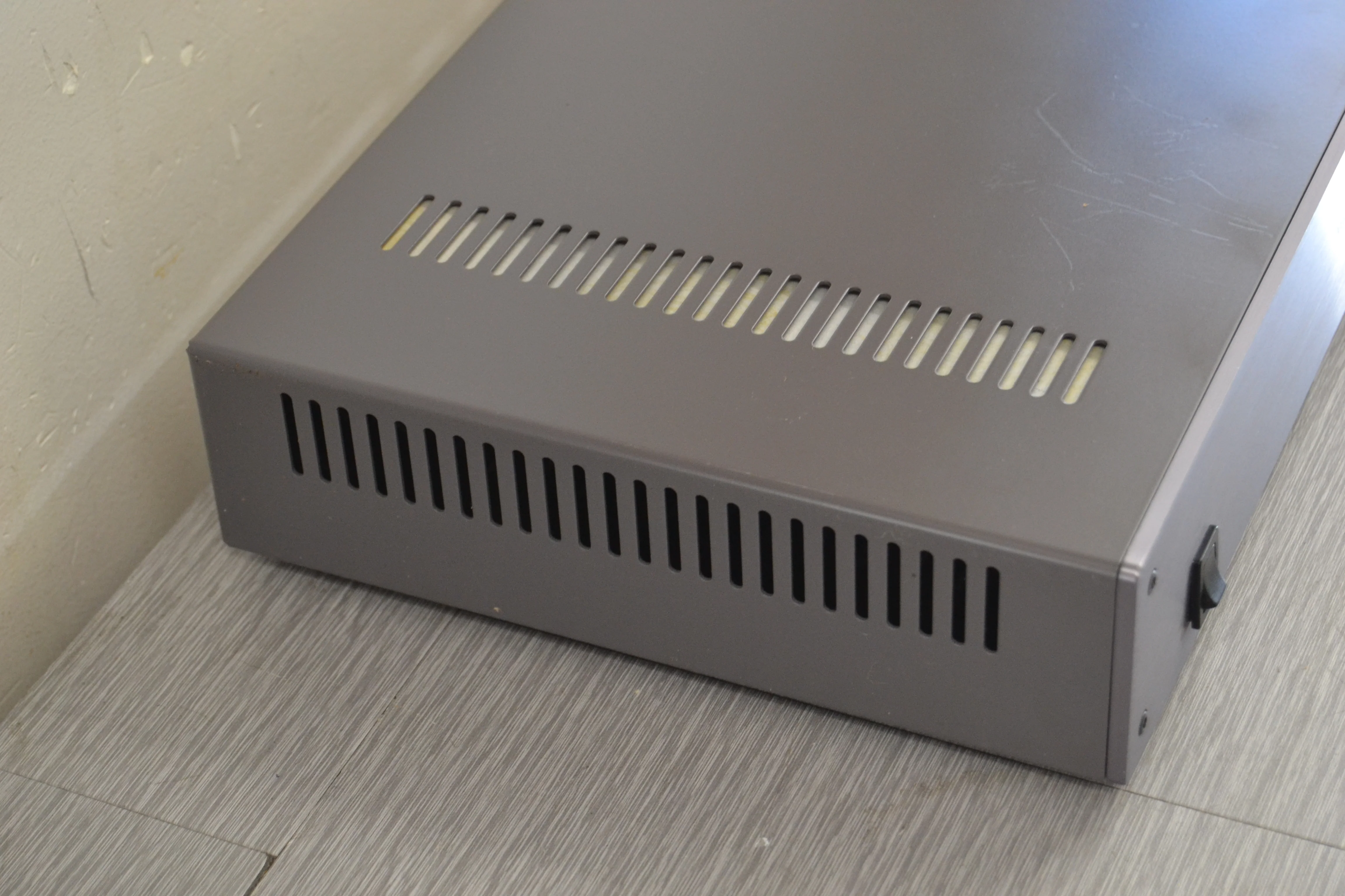 Carver M-200t Stereo Power Amplifier - Image 6