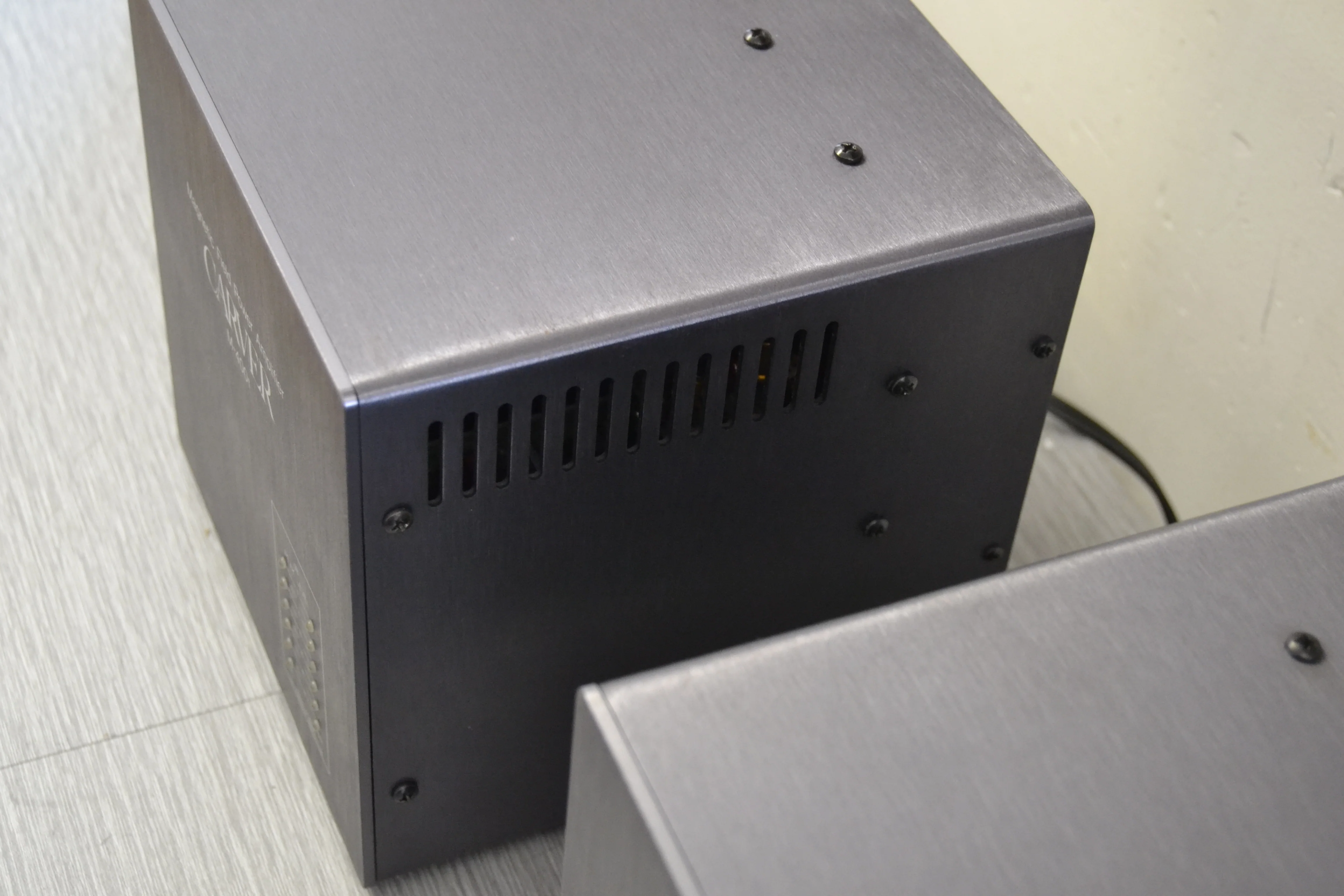 Carver Set of Two M-400t Power Amplifiers * 500W RMS Mono * Recapped ! - Image 10