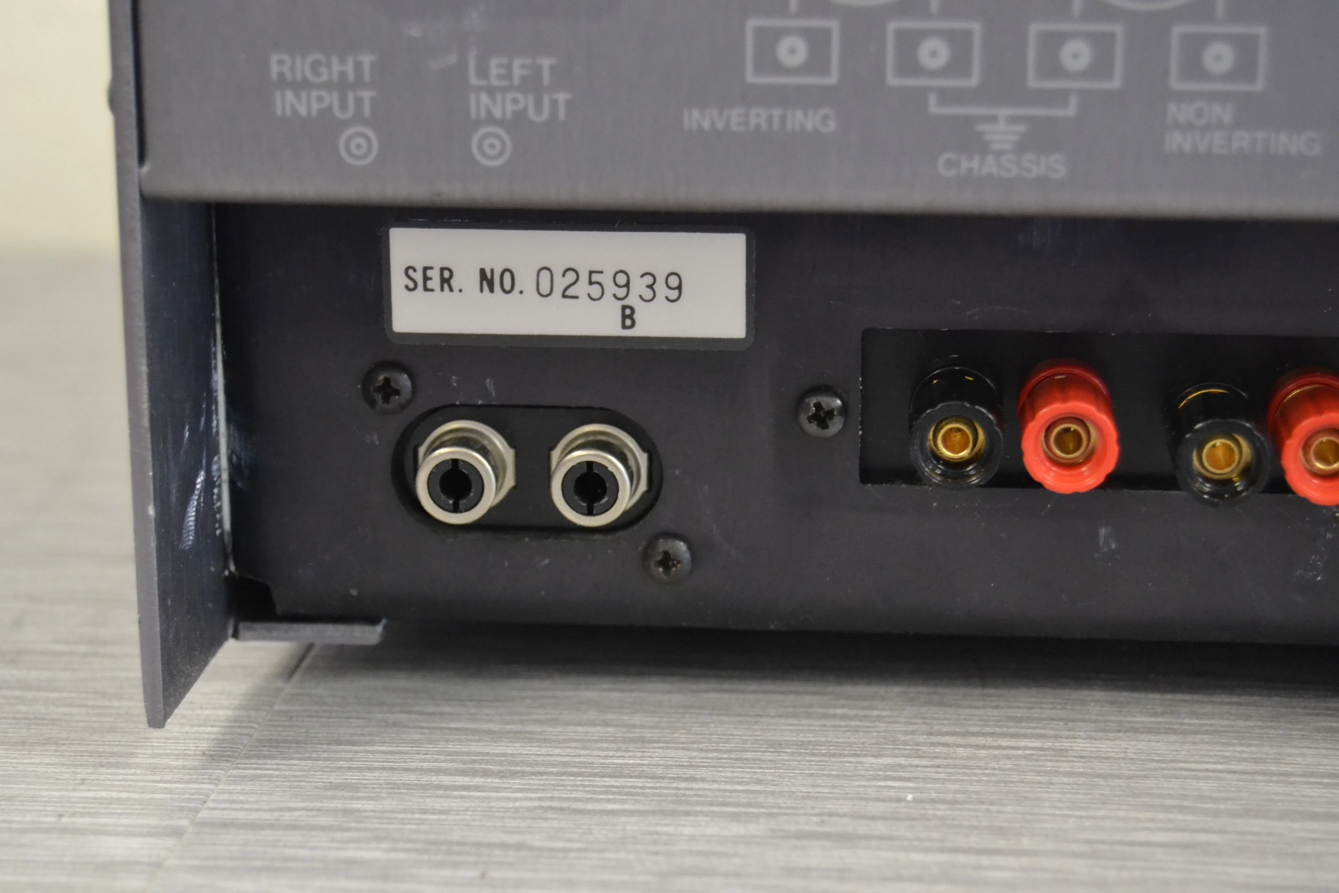 Carver Set of Two M-400t Power Amplifiers * 500W RMS Mono * Recapped ! - Image 17