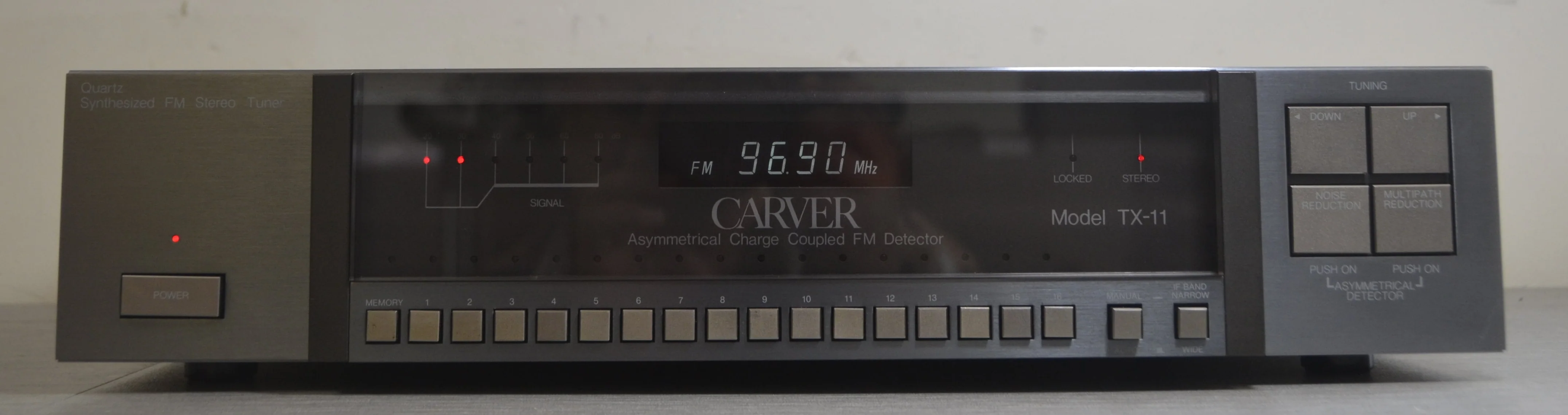 Carver TX-11 Stereo Tuner