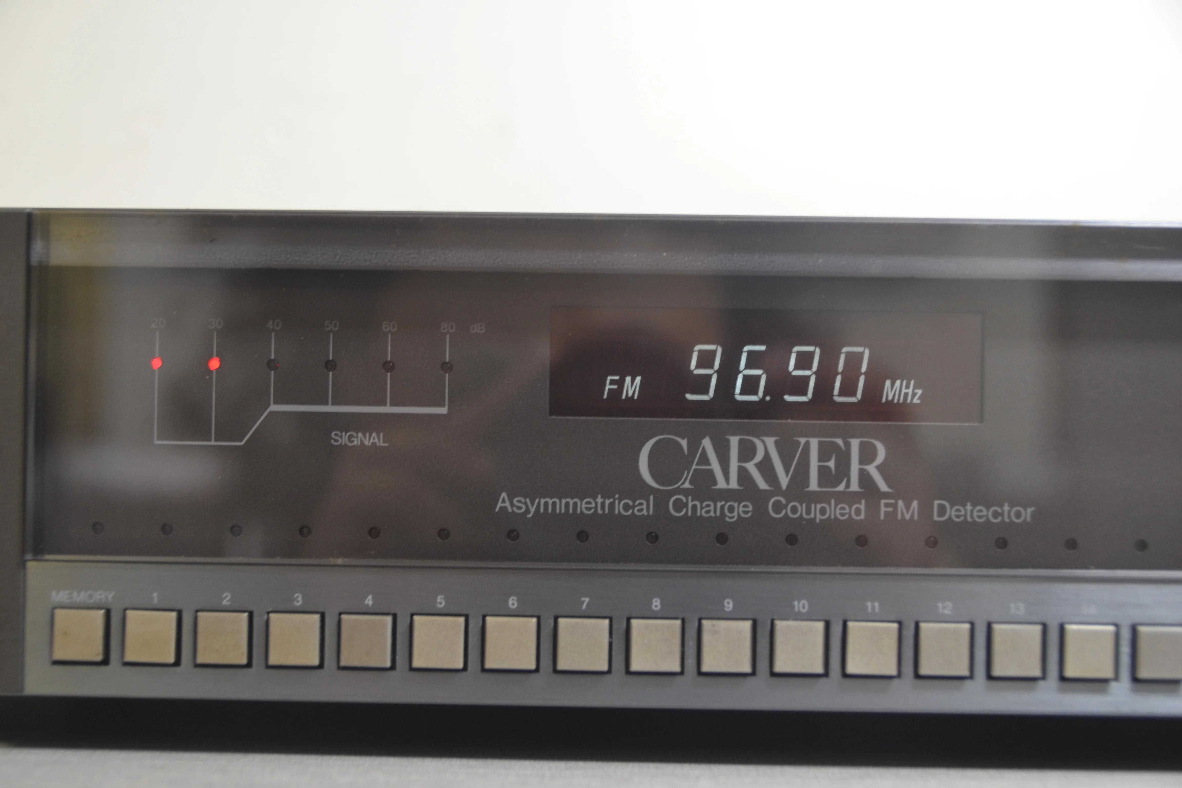 Carver TX-11 Stereo Tuner - Image 3
