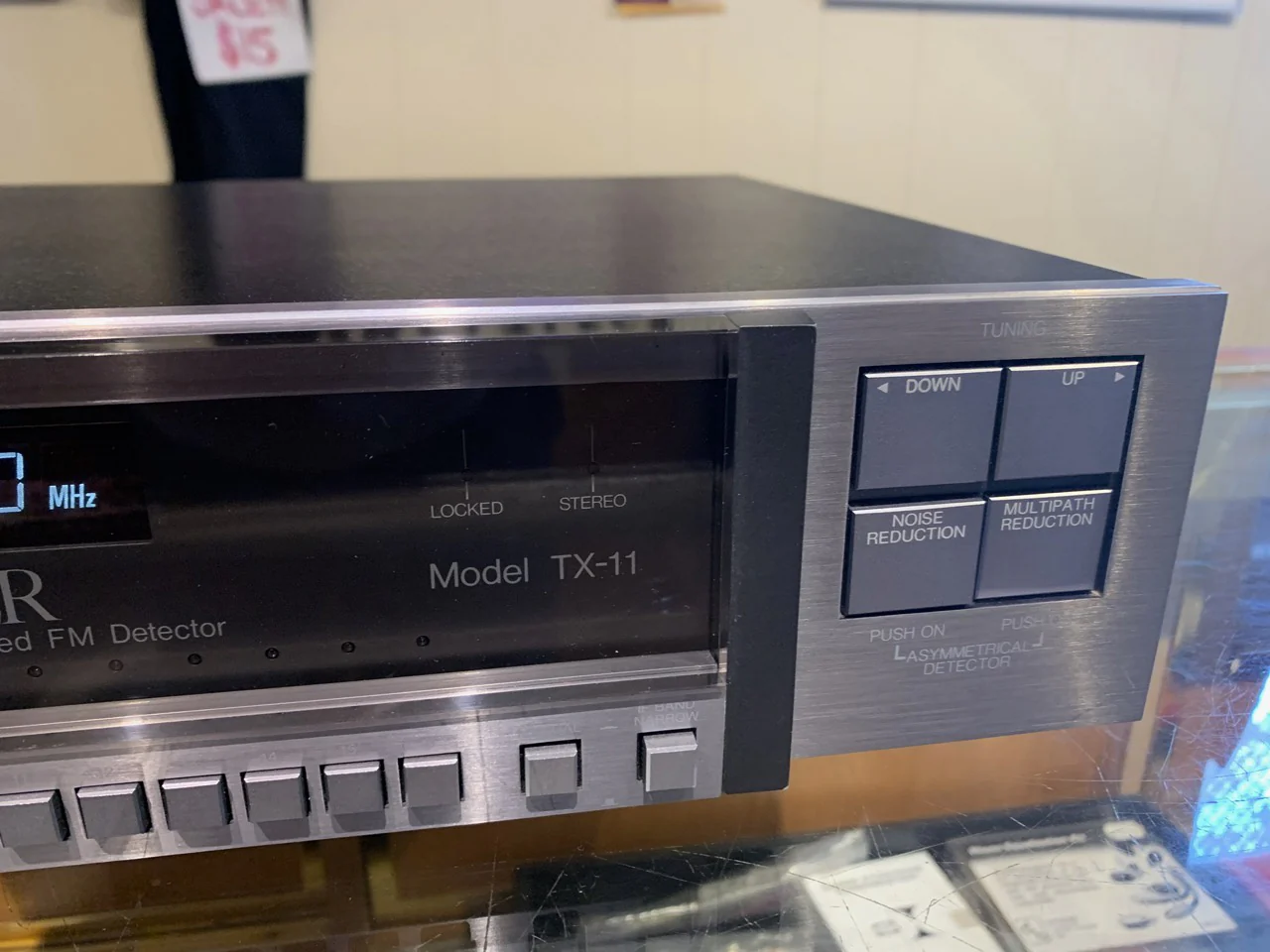 Carver TX-11 Stereo Tuner - Image 4