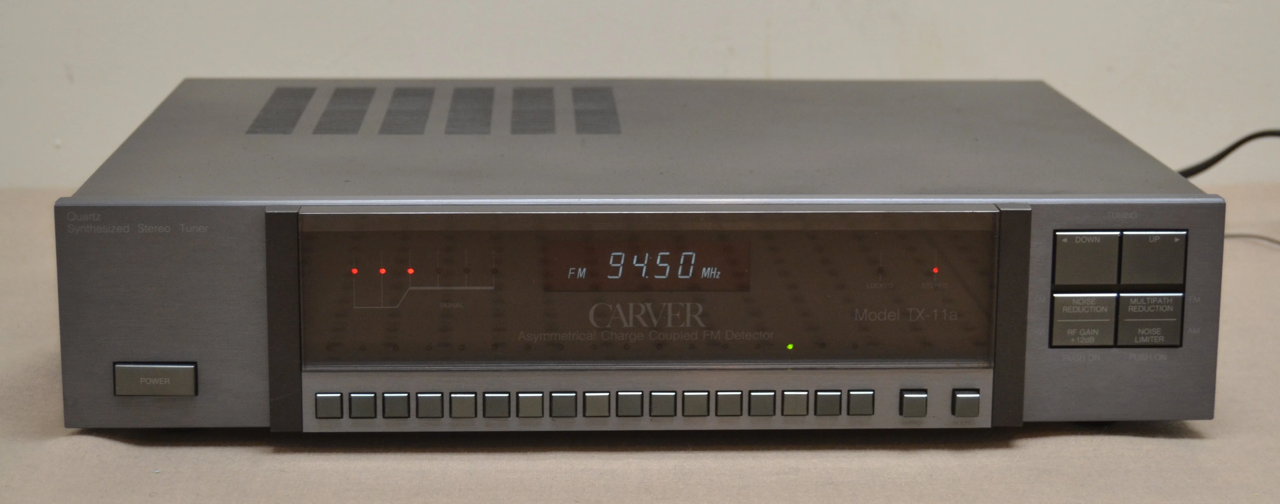 Carver TX-11a Stereo Tuner