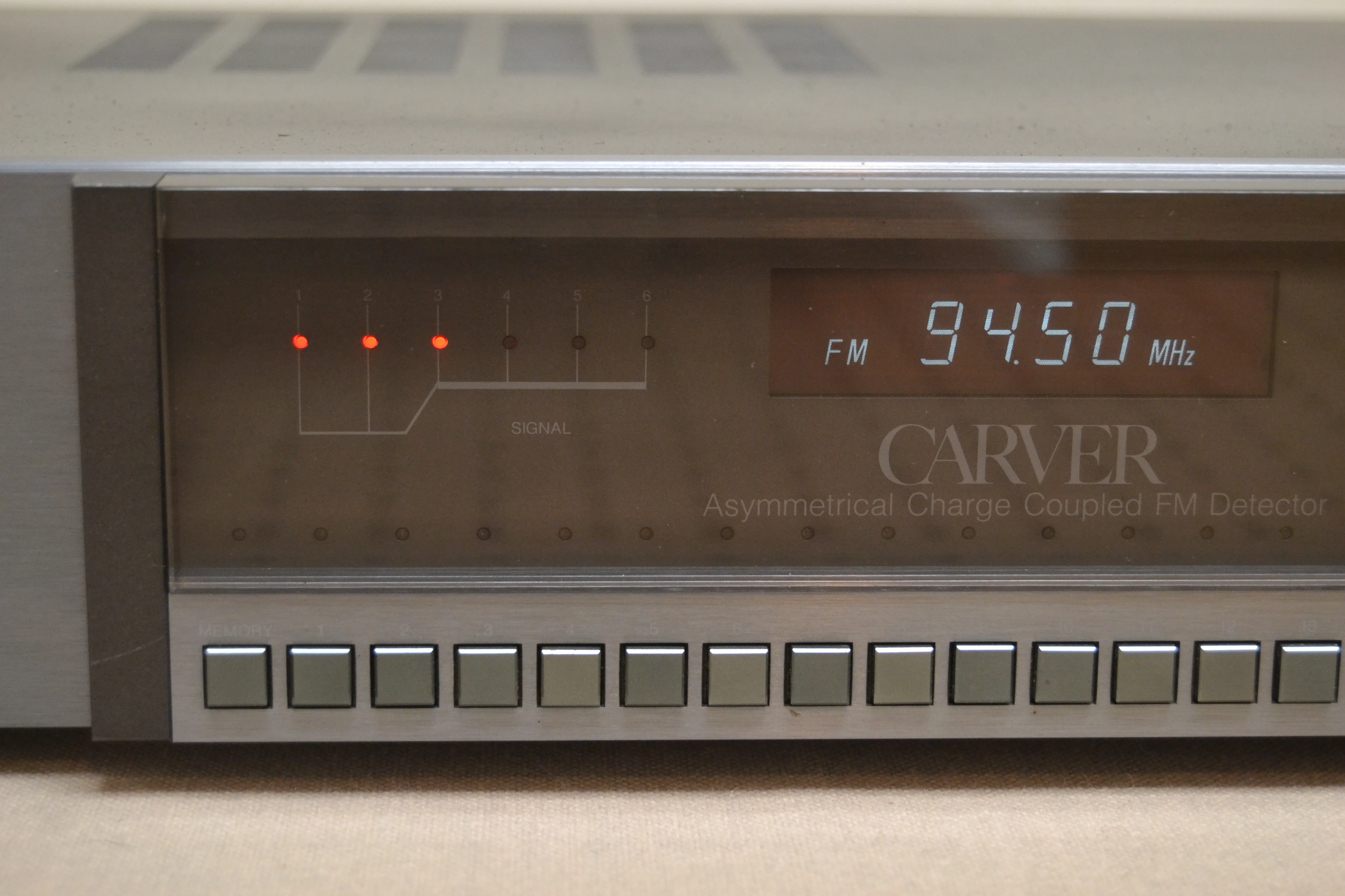 Carver TX-11a Stereo Tuner - Image 3
