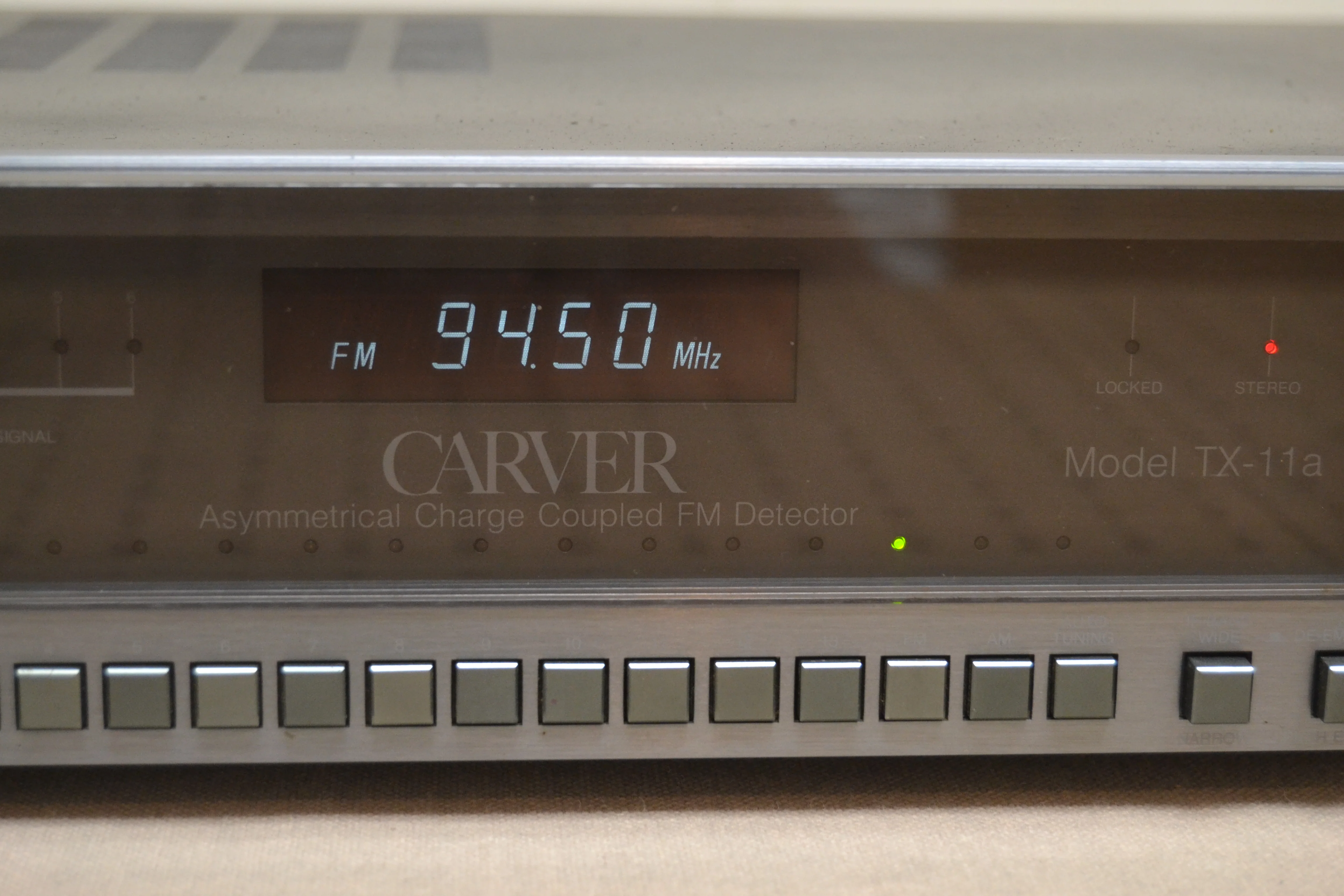 Carver TX-11a Stereo Tuner - Image 4