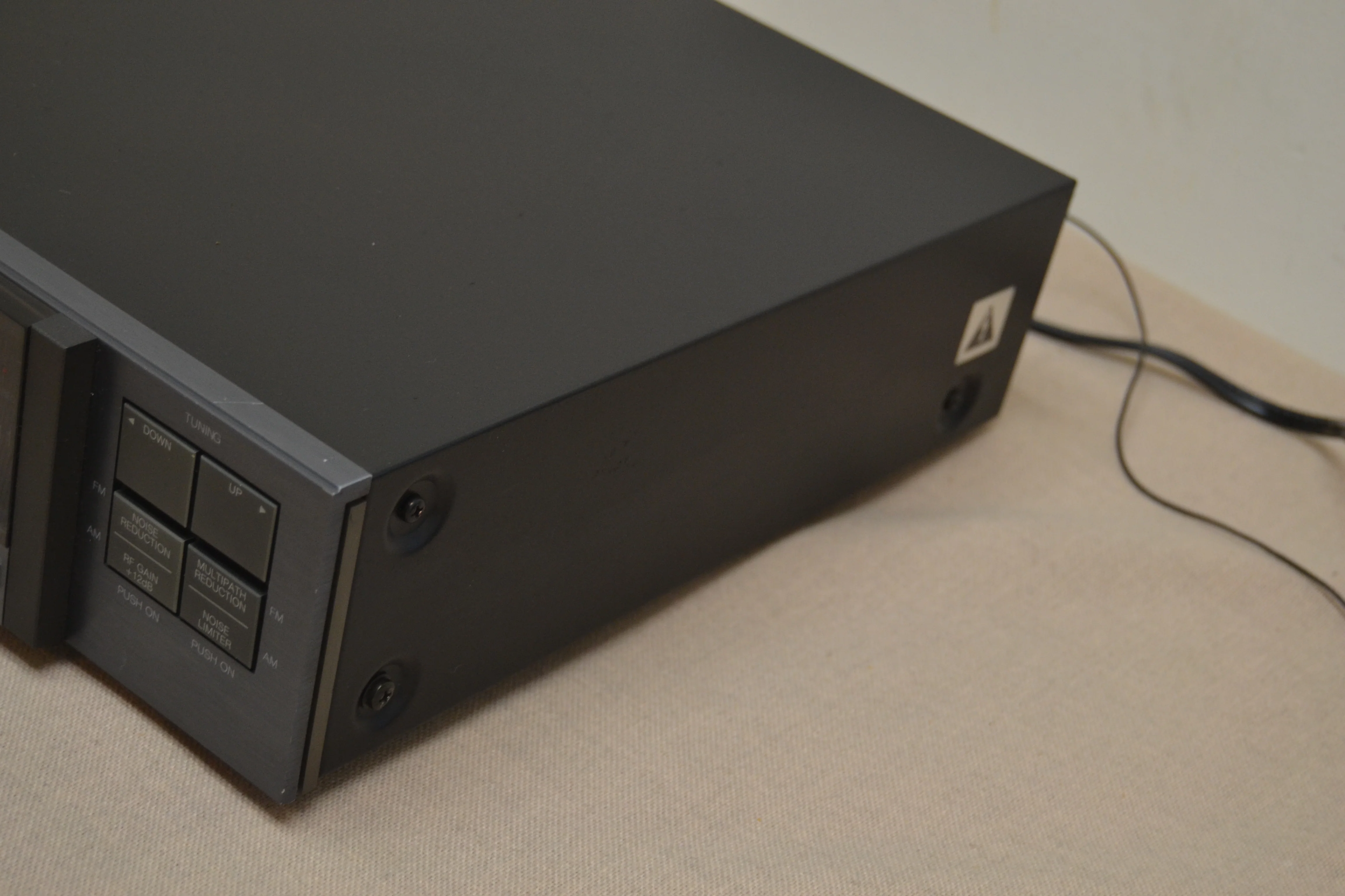 Carver TX-11a Stereo Tuner - Image 8