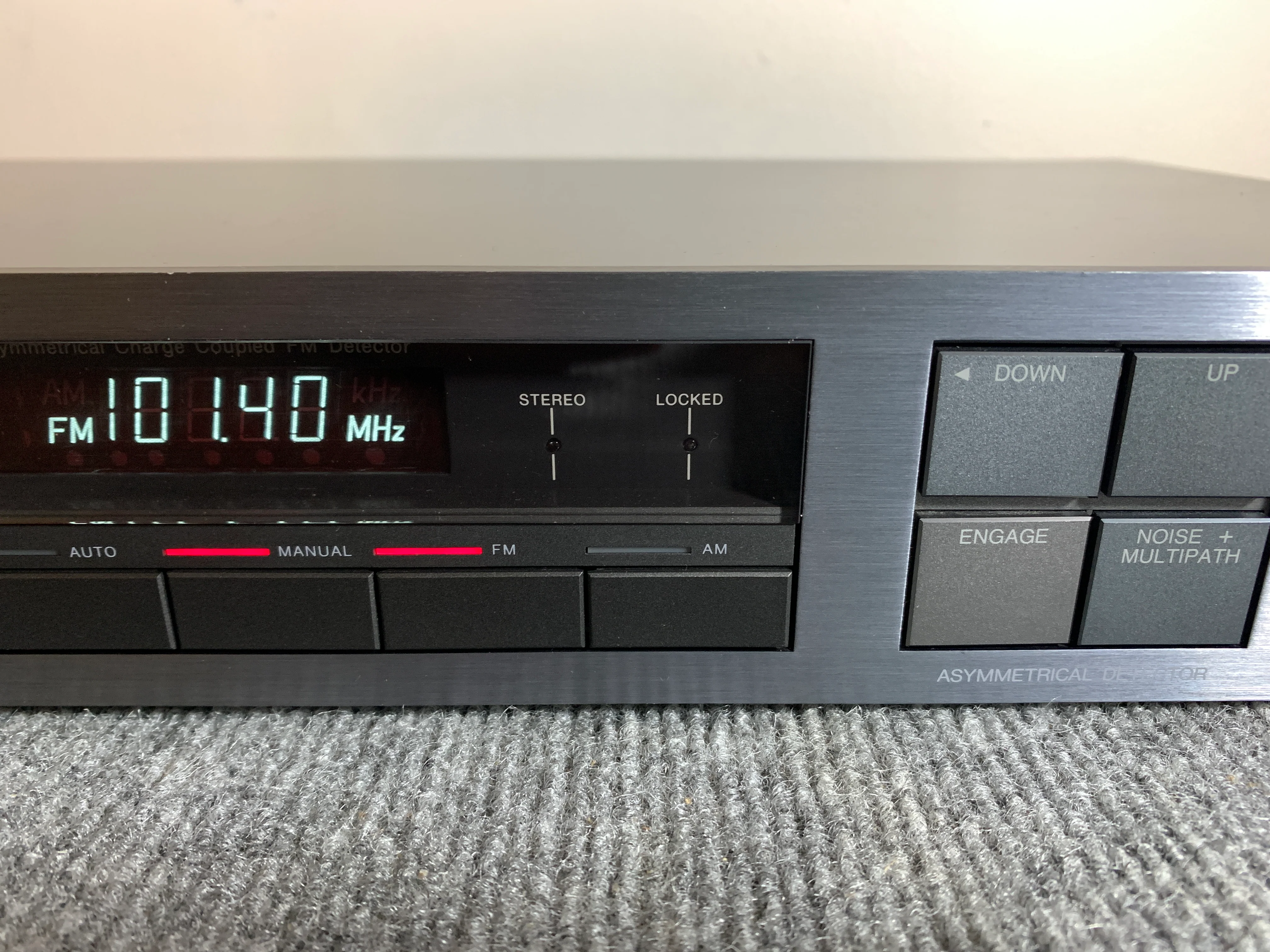 Carver TX-2 Stereo Tuner - Image 4