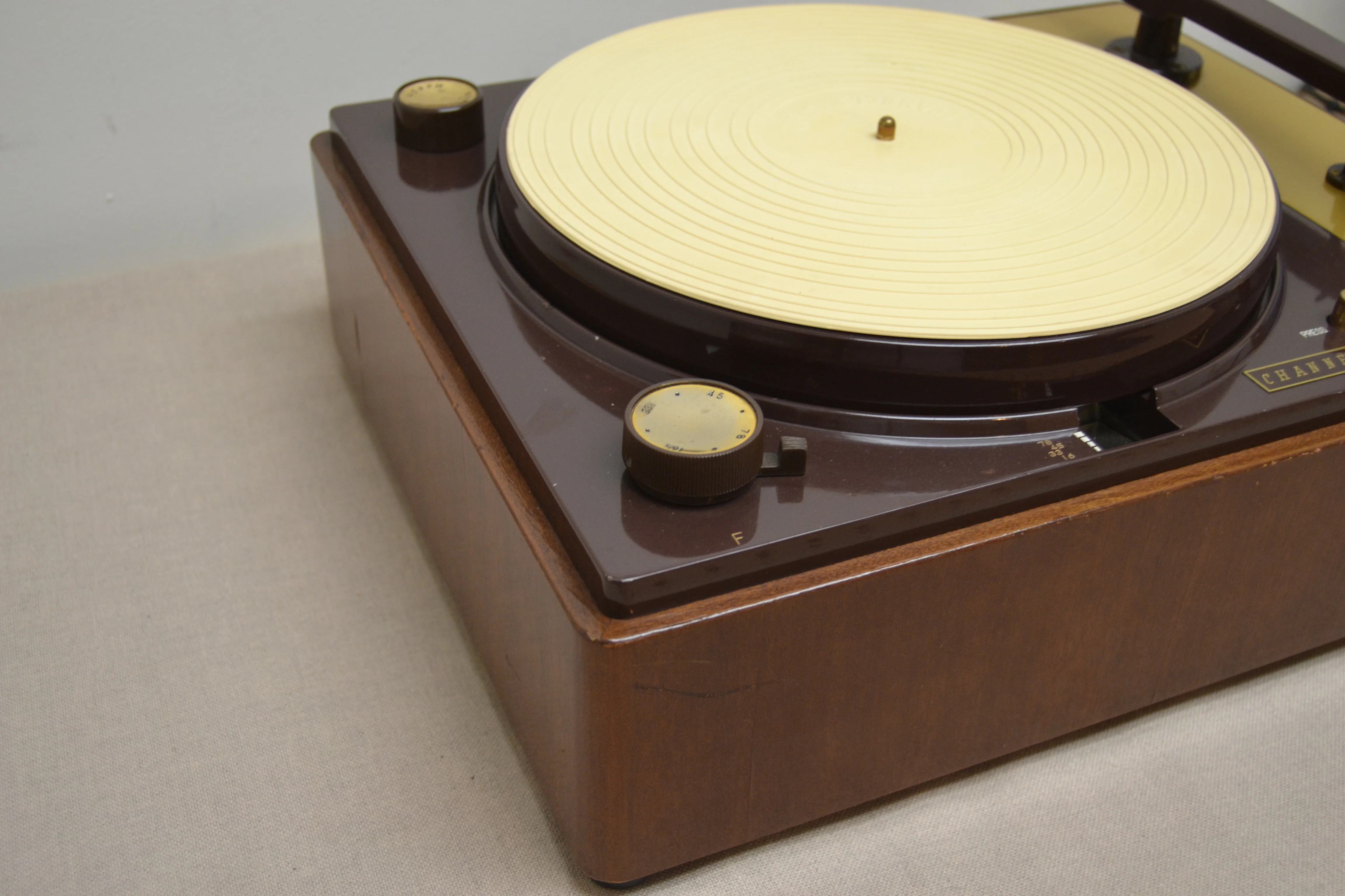 ChannelMaster 6653 Fully Refurbished Turntable * Shure M55E Cartridge - Image 4