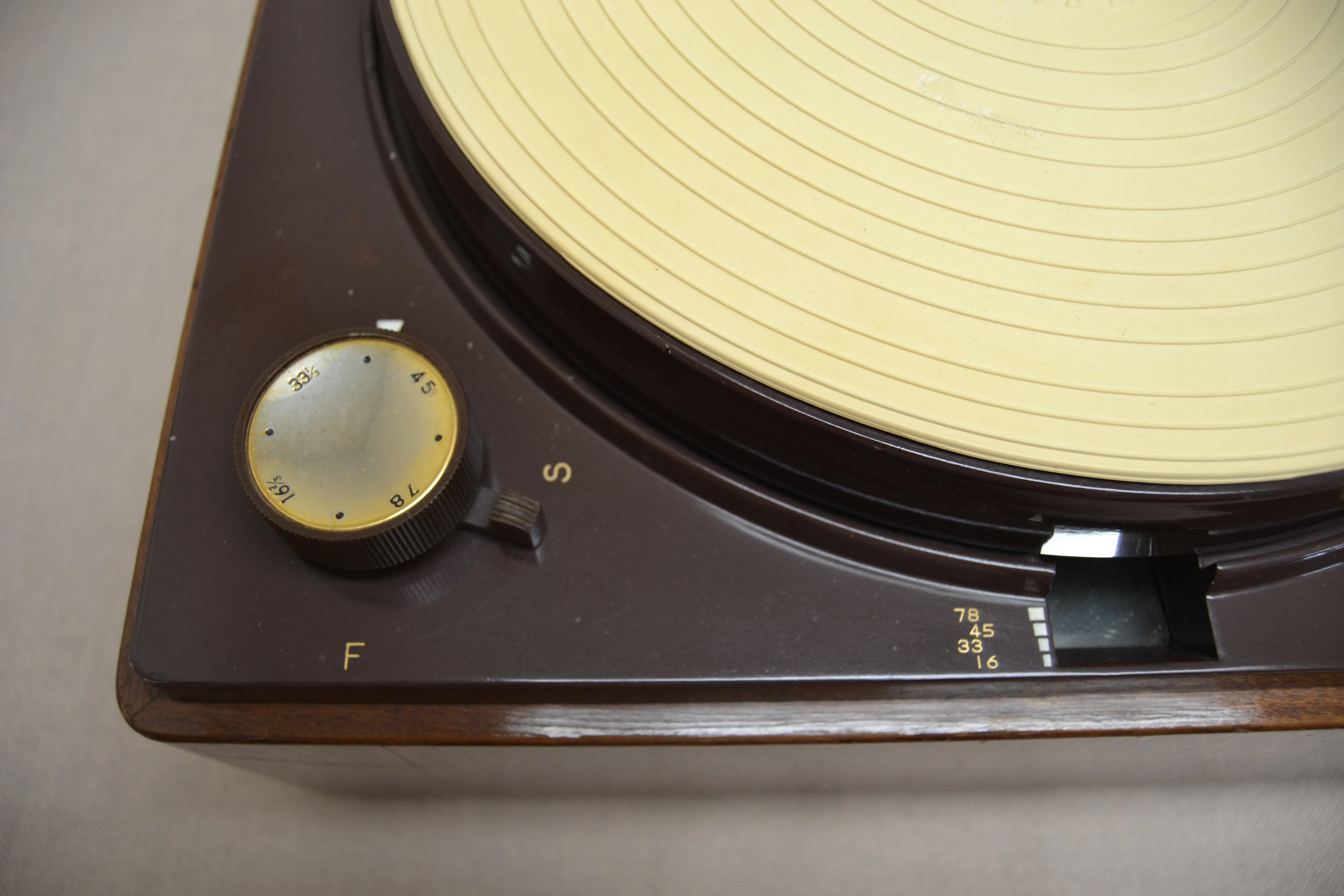 ChannelMaster 6653 Fully Refurbished Turntable * Shure M55E Cartridge - Image 5