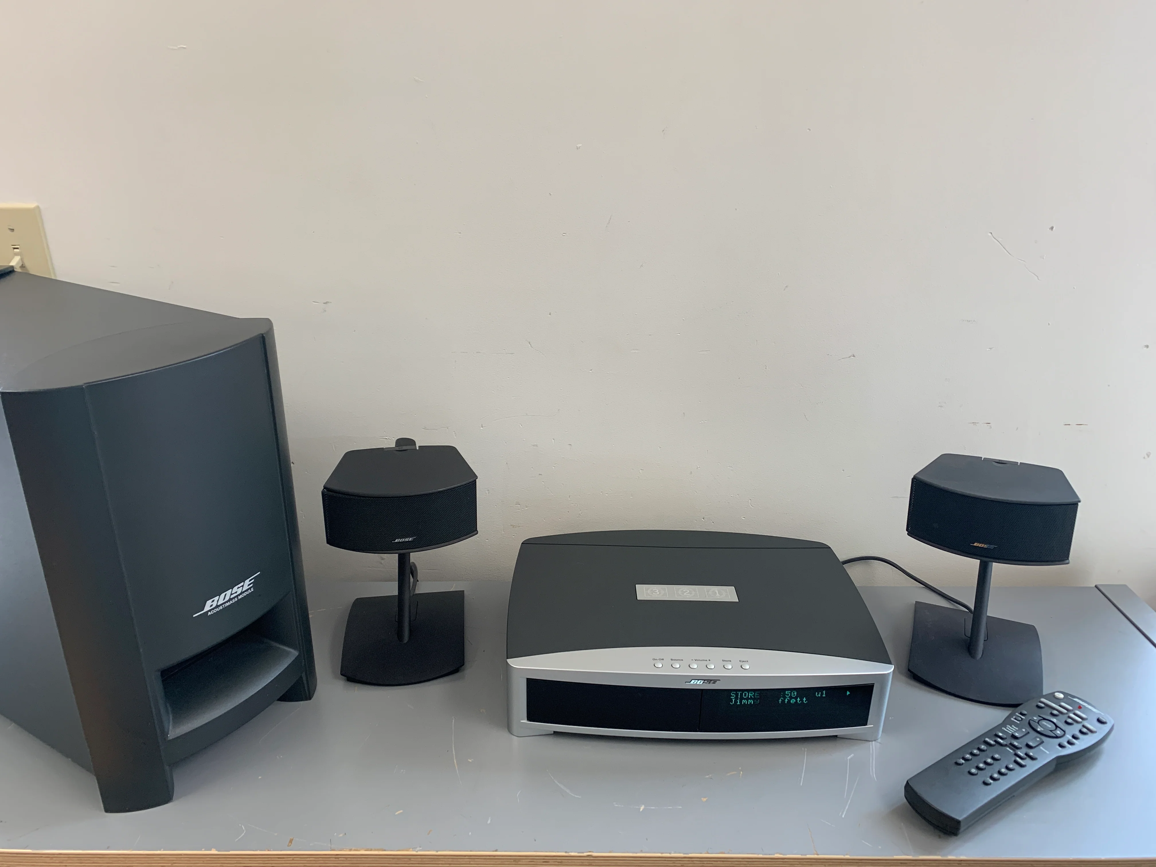 Bose Model 321 Series III GSX Media Center * Remote * Speakers * Desk Stands * Subwoofer