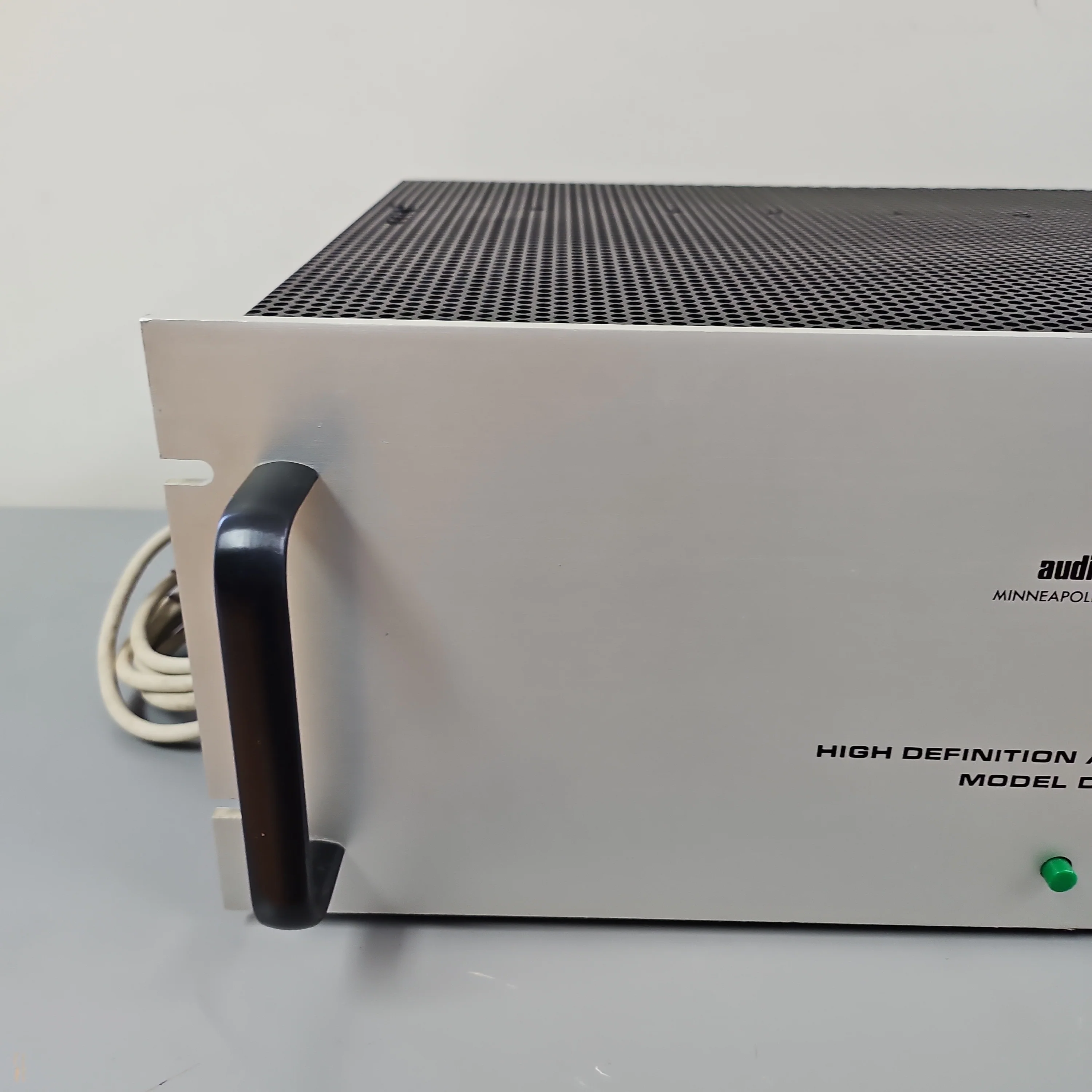 Audio Research Dual 76 Tube Power Amplifier - Image 2