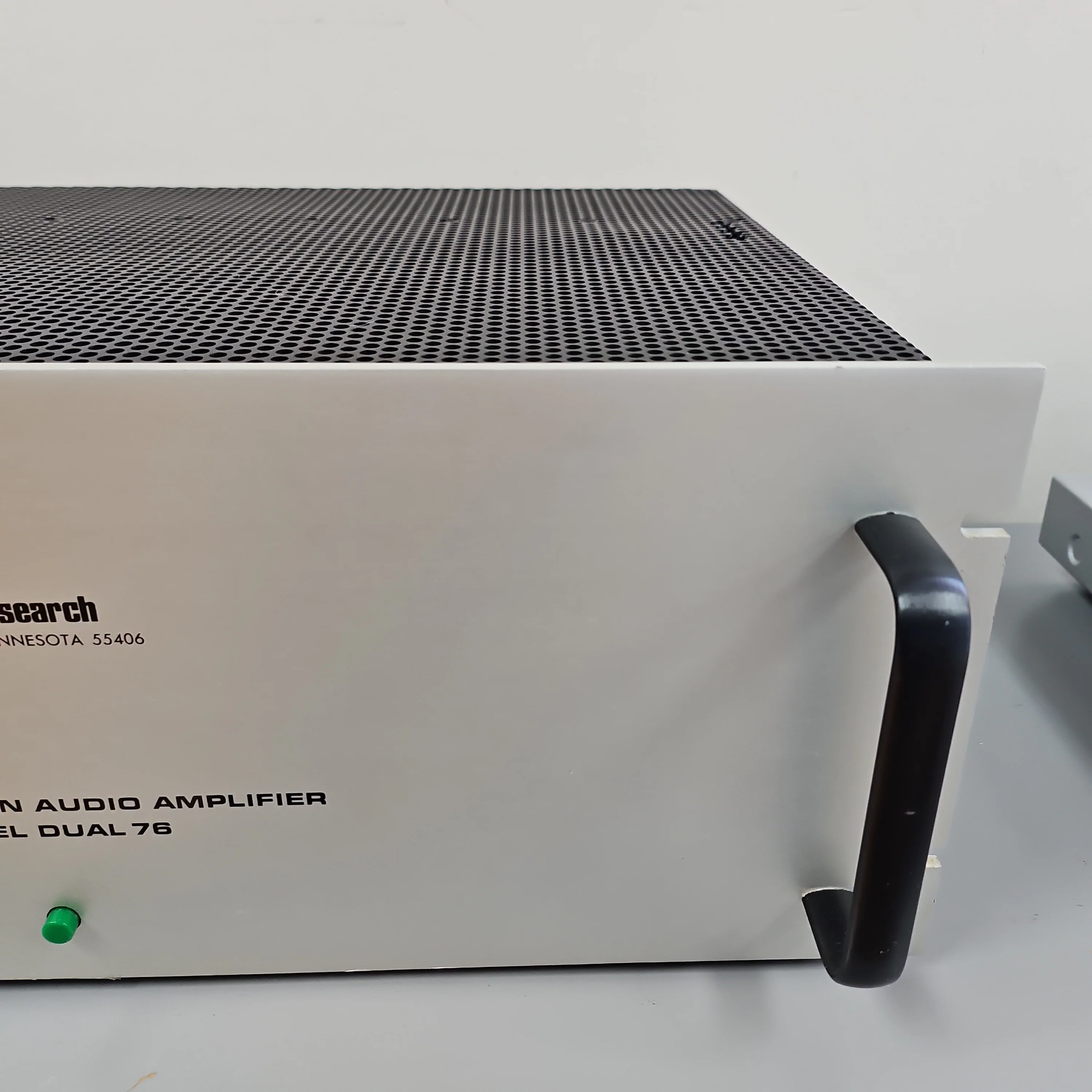 Audio Research Dual 76 Tube Power Amplifier - Image 4