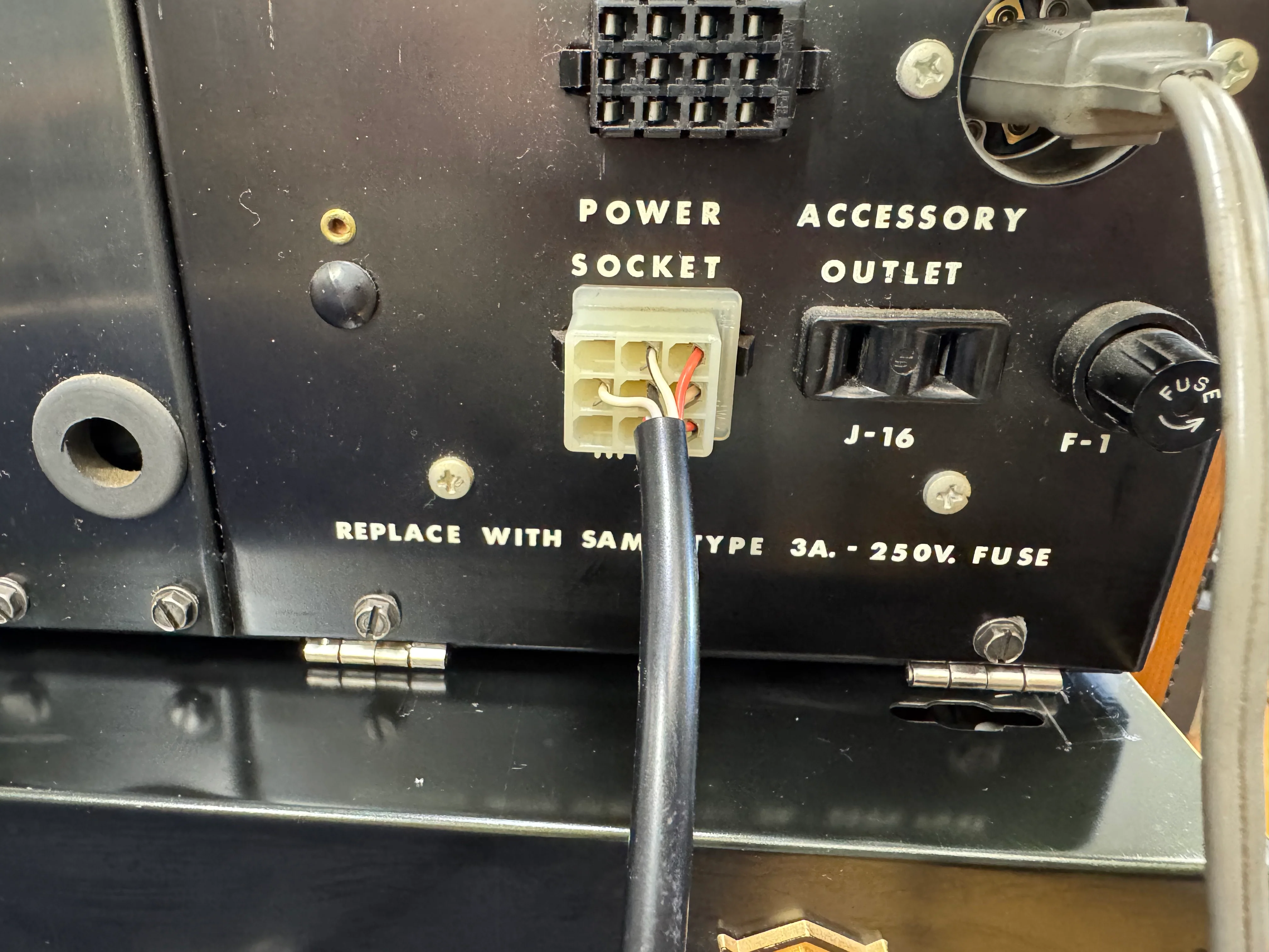 Crown 800 Series Model SX-824 * Reel to Reel Recorder - Image 2
