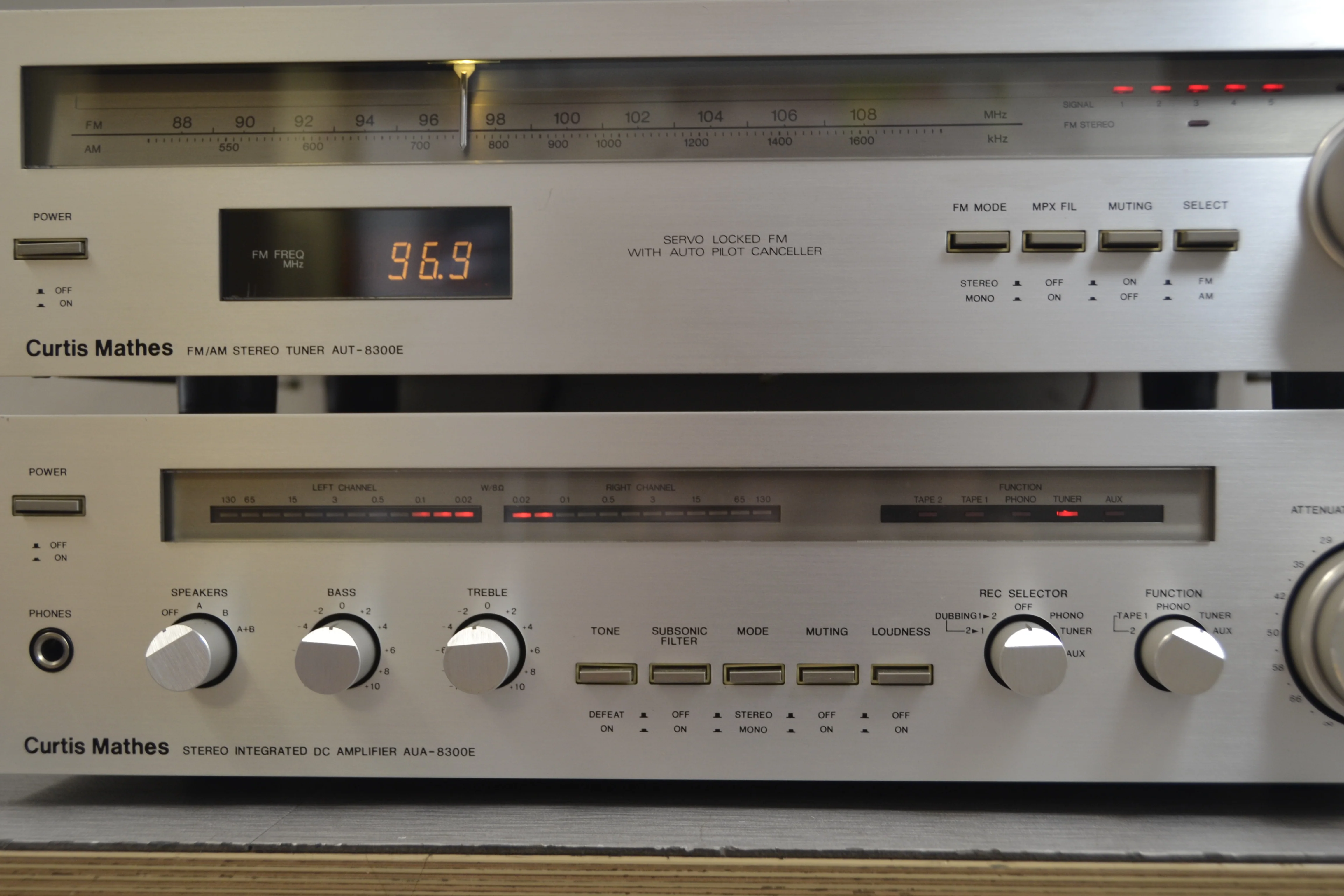 Curtis Mathes (NEC) AUA-8300E  Stereo Integrated Amplifier * 65W RMS * AUT-8300e Tuner - Image 3