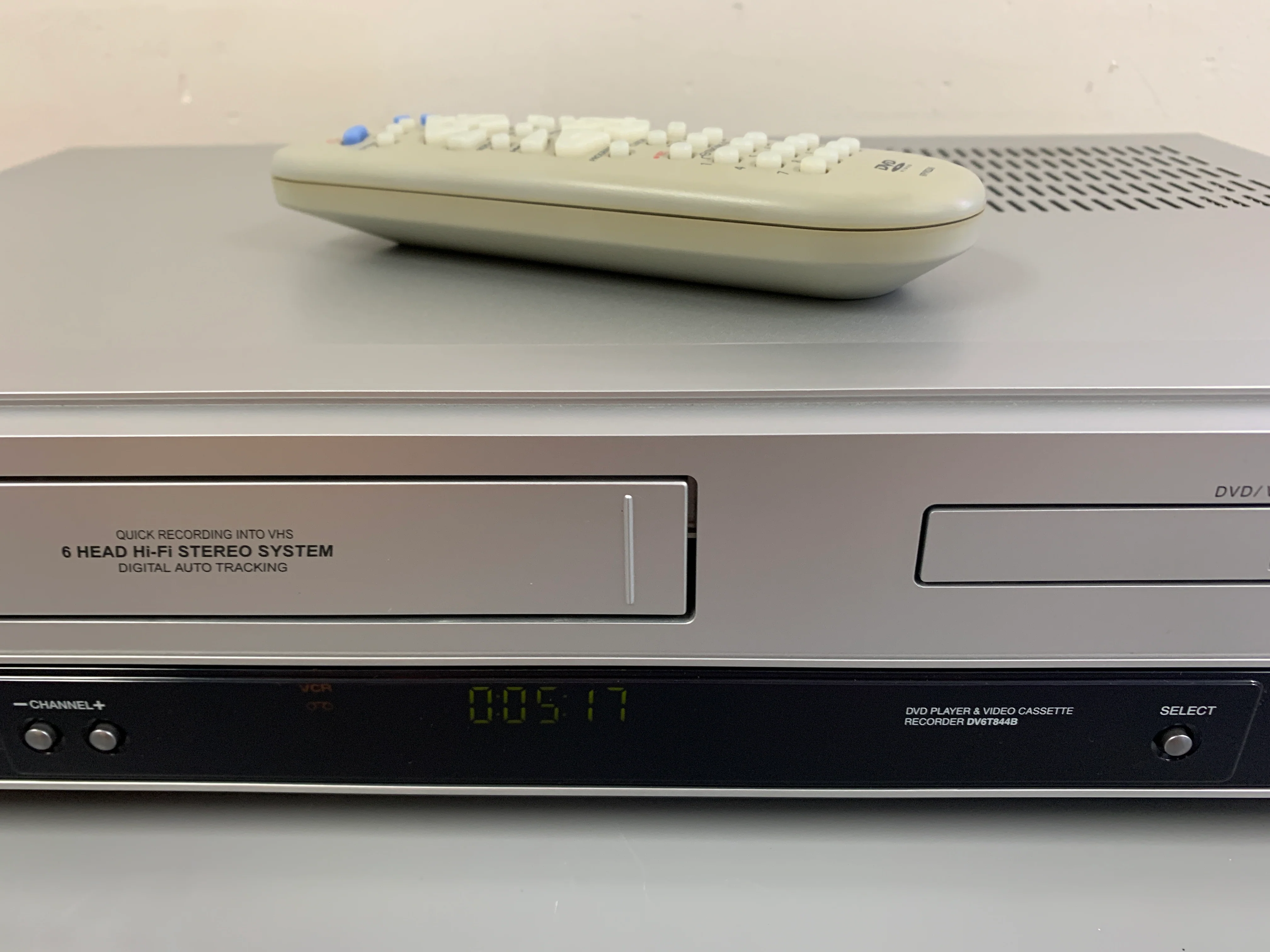 Daewoo DV6T844B DVD/VHS Player * Remote - Image 3