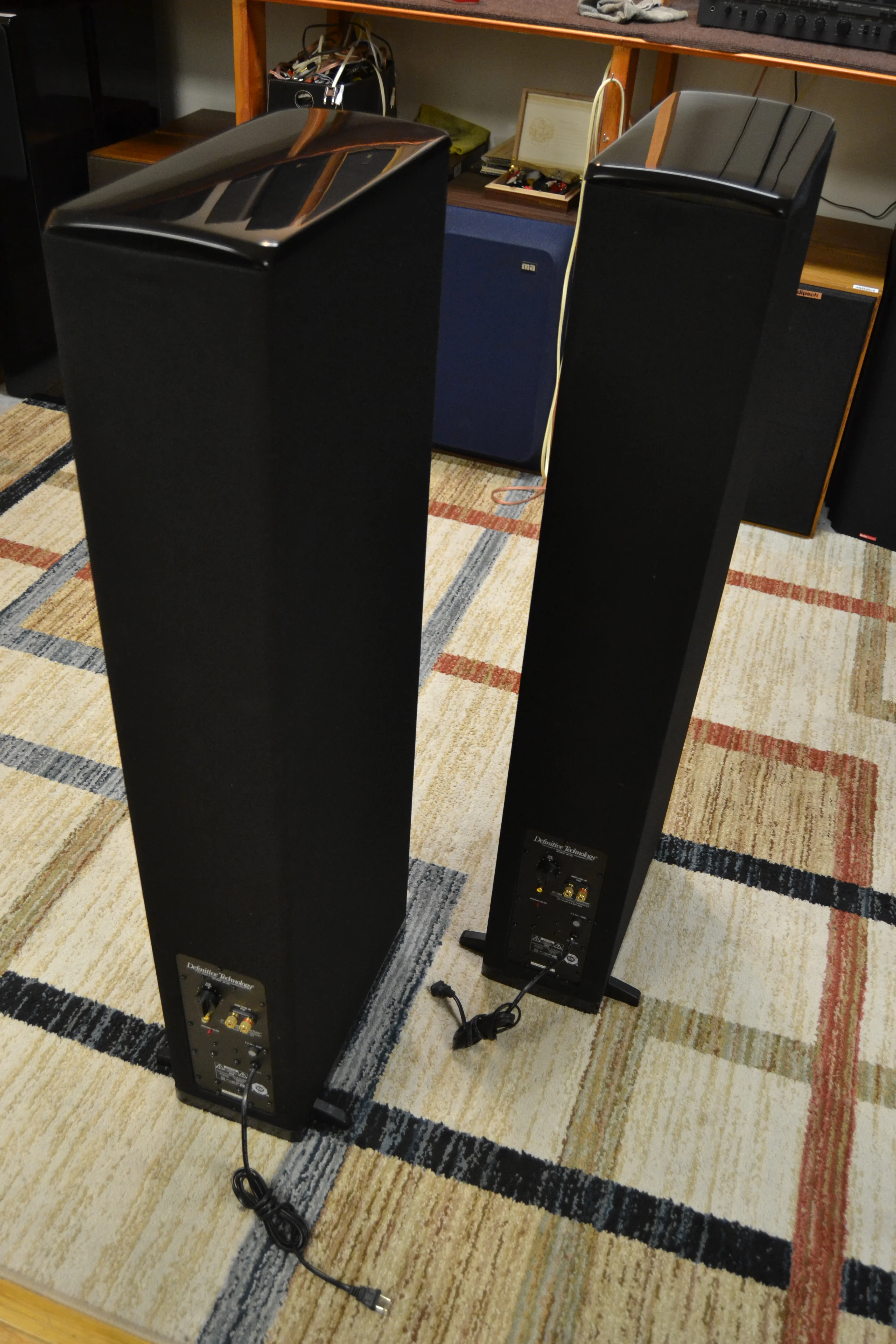 Definitive Technology BP7002 Bipolar floor-standing speakers with built-in powered subwoofers - Image 8