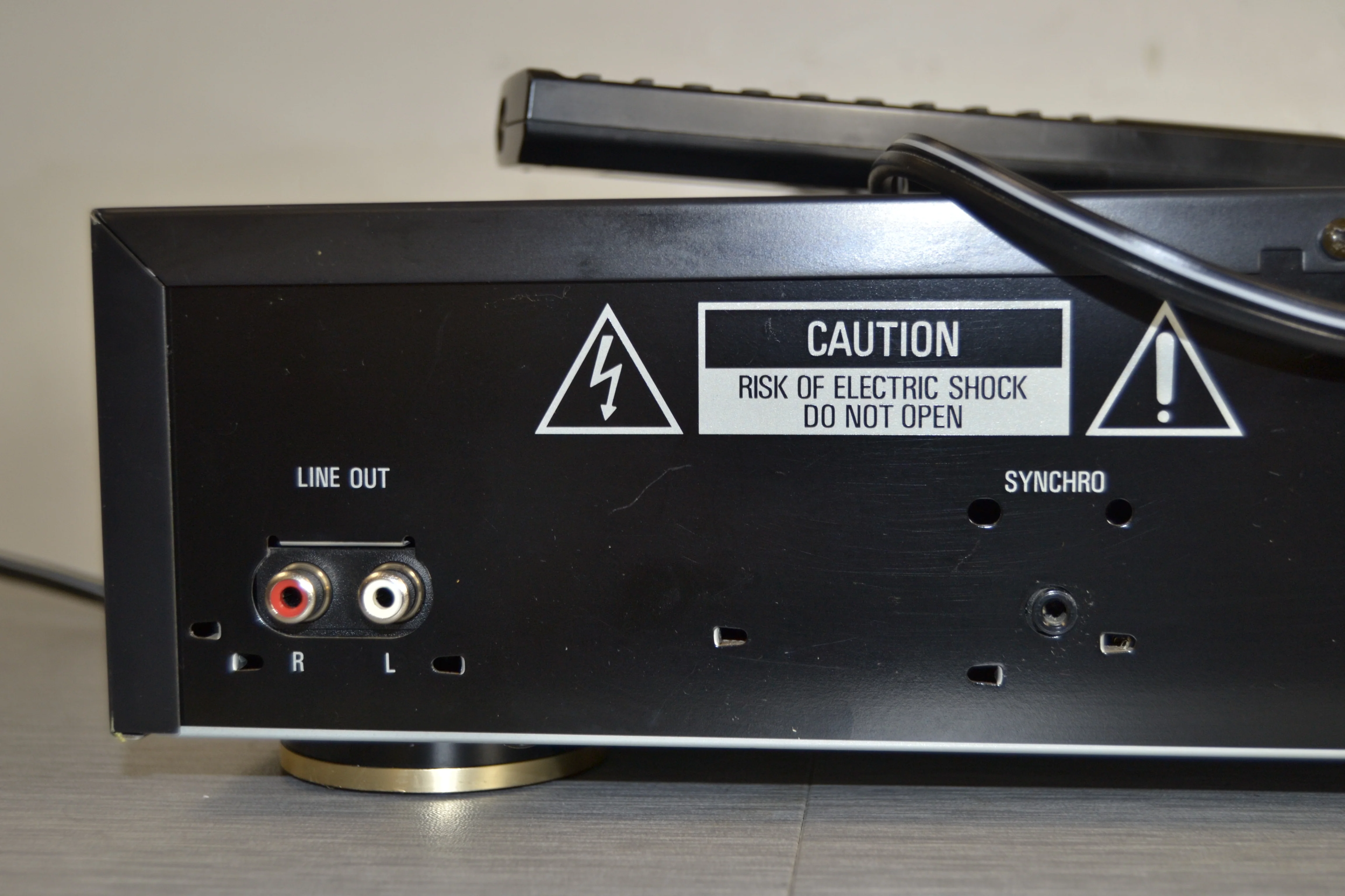 Denon DCD-590 Single Cd Player * Remote Control - Image 11