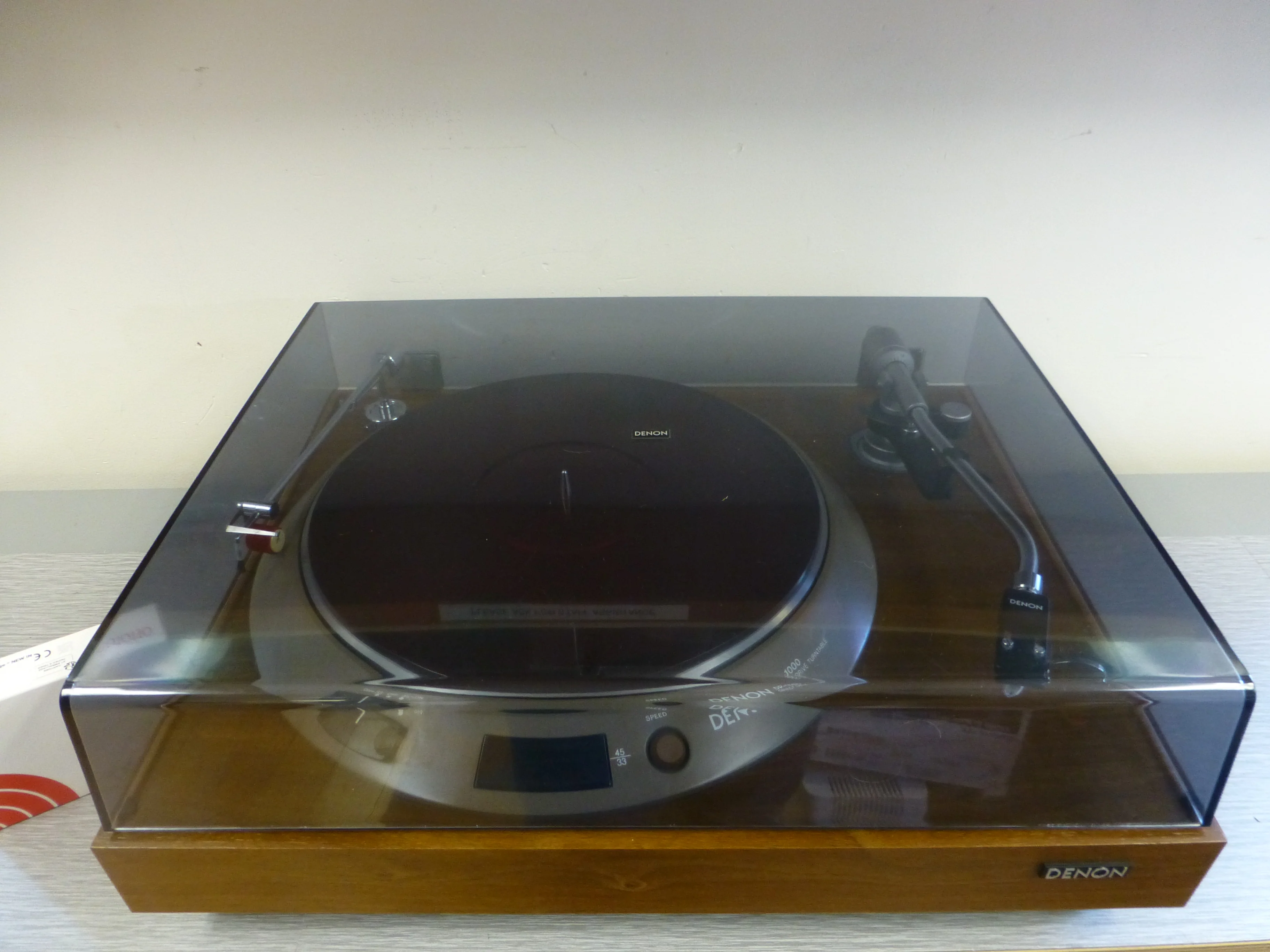Denon DP-1000 Turntable, Denon Tonearm with NEW Ortofon Omega3 Cartridge * Aura Mat