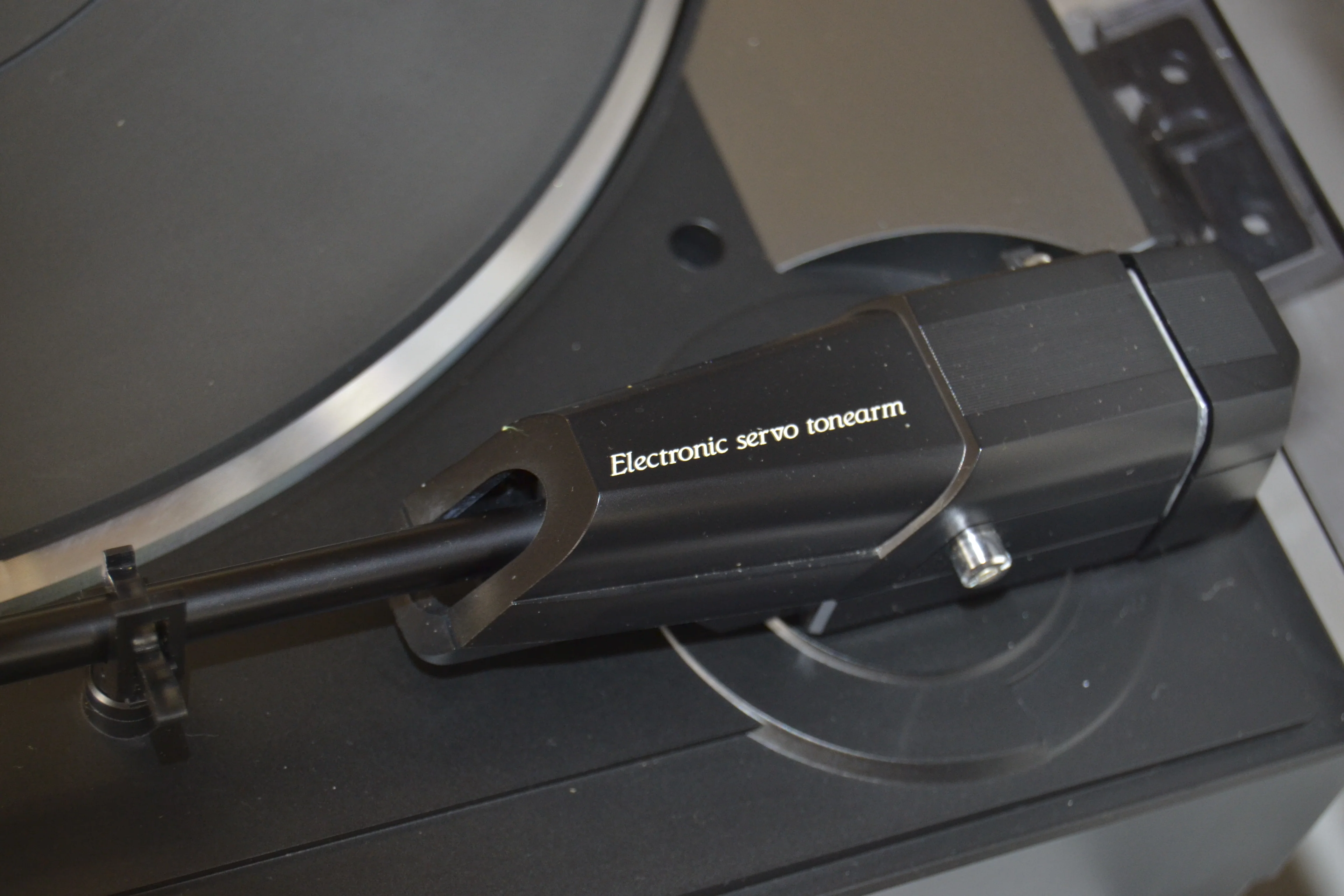 Denon DP-7F Direct Drive Fully Automatic Turntable - Image 6