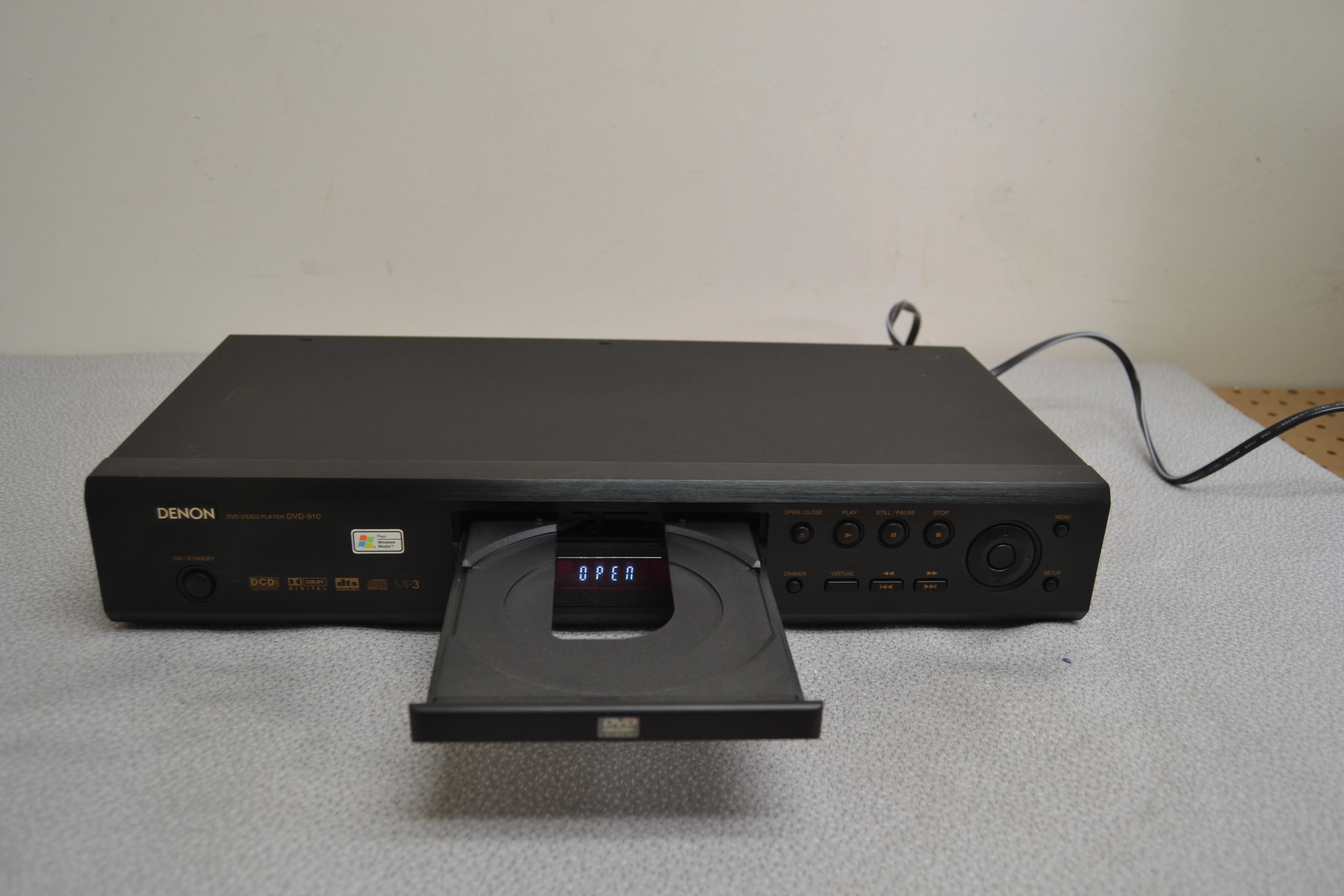 Denon DVD-910 Single DVD/CD Player - Image 11
