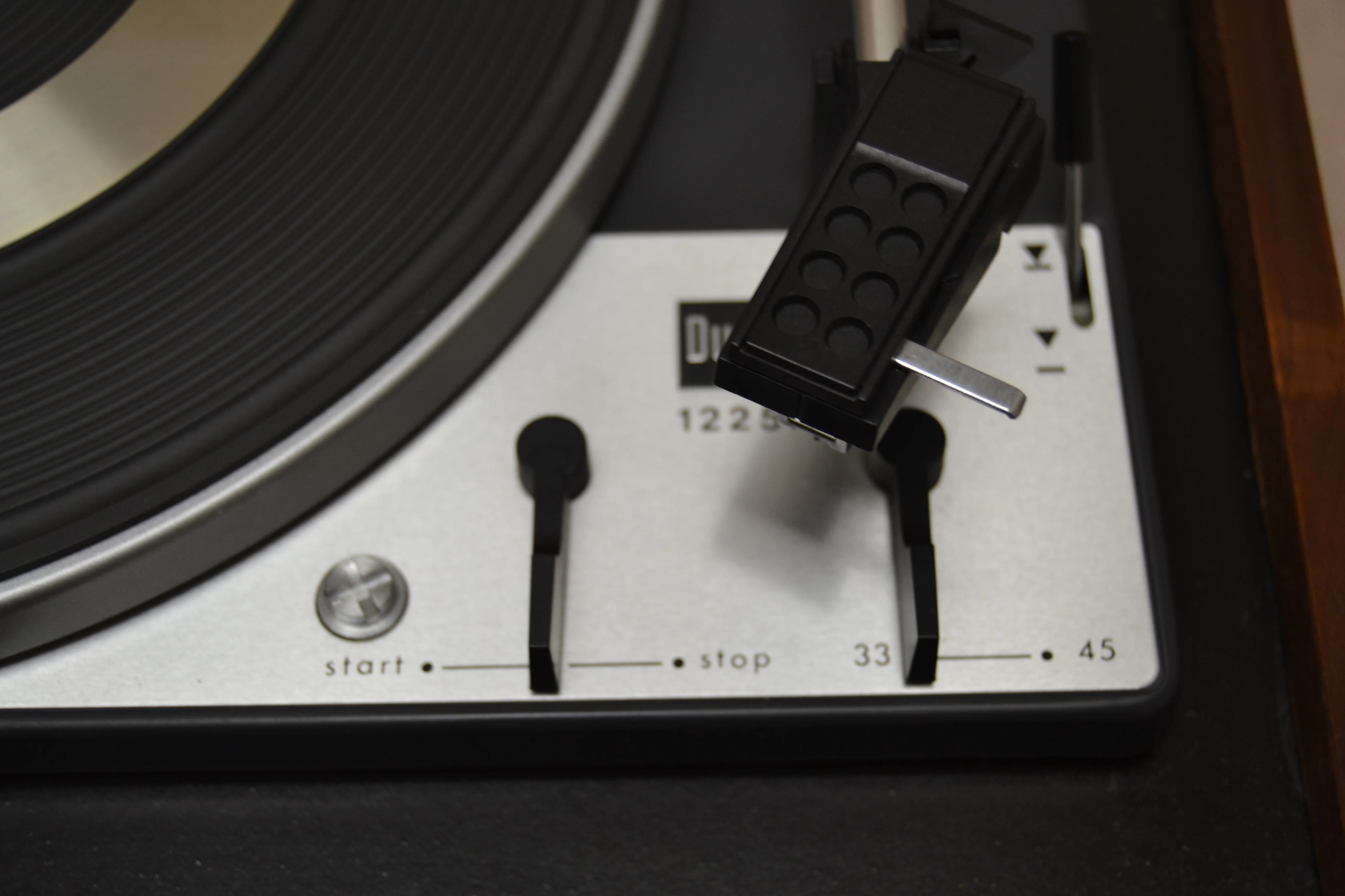 Dual 1225  2-Speed Idler-Drive Turntable - Image 7