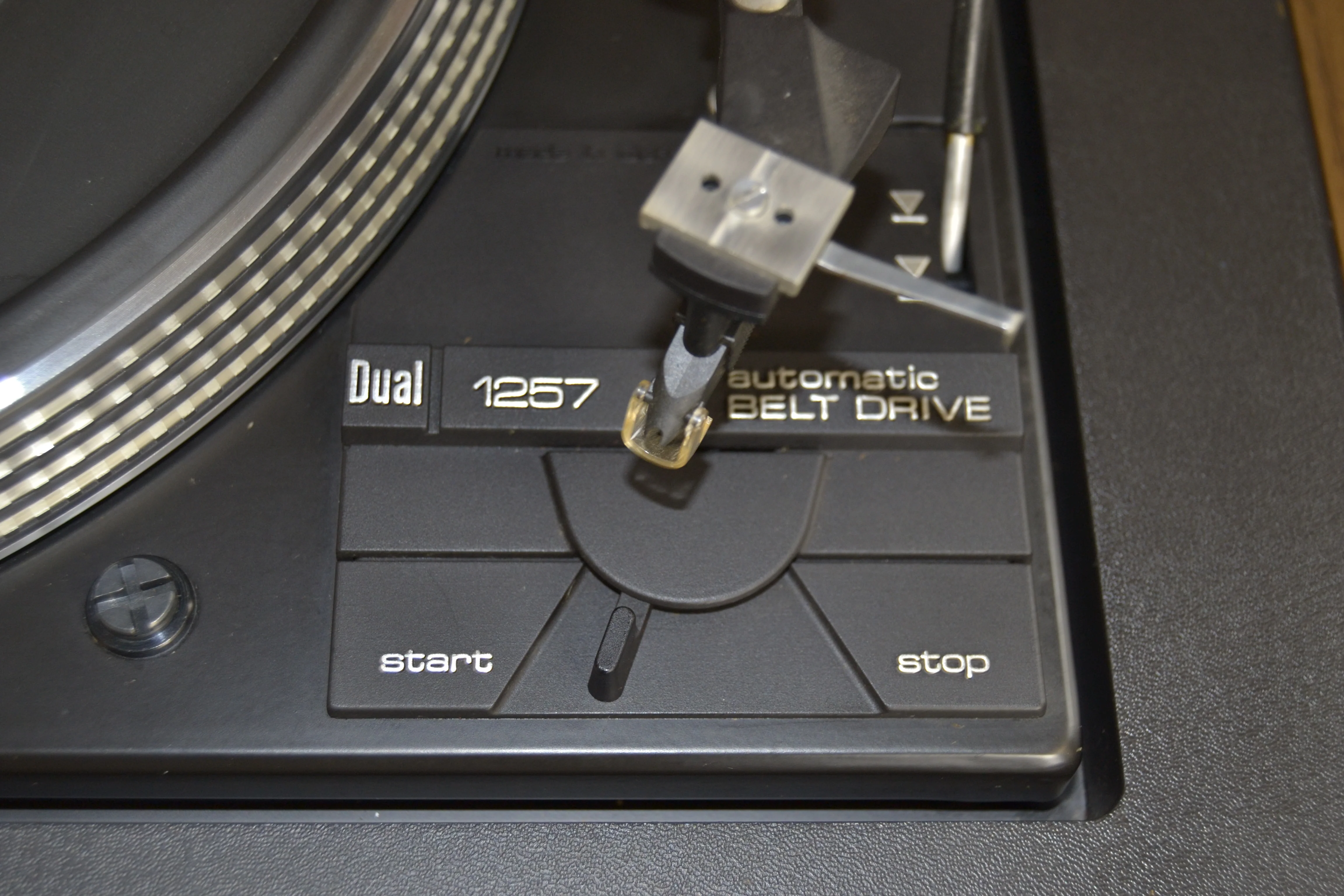 Dual 1257 Turntable with Ortfon OM10 Cartridge - Image 6
