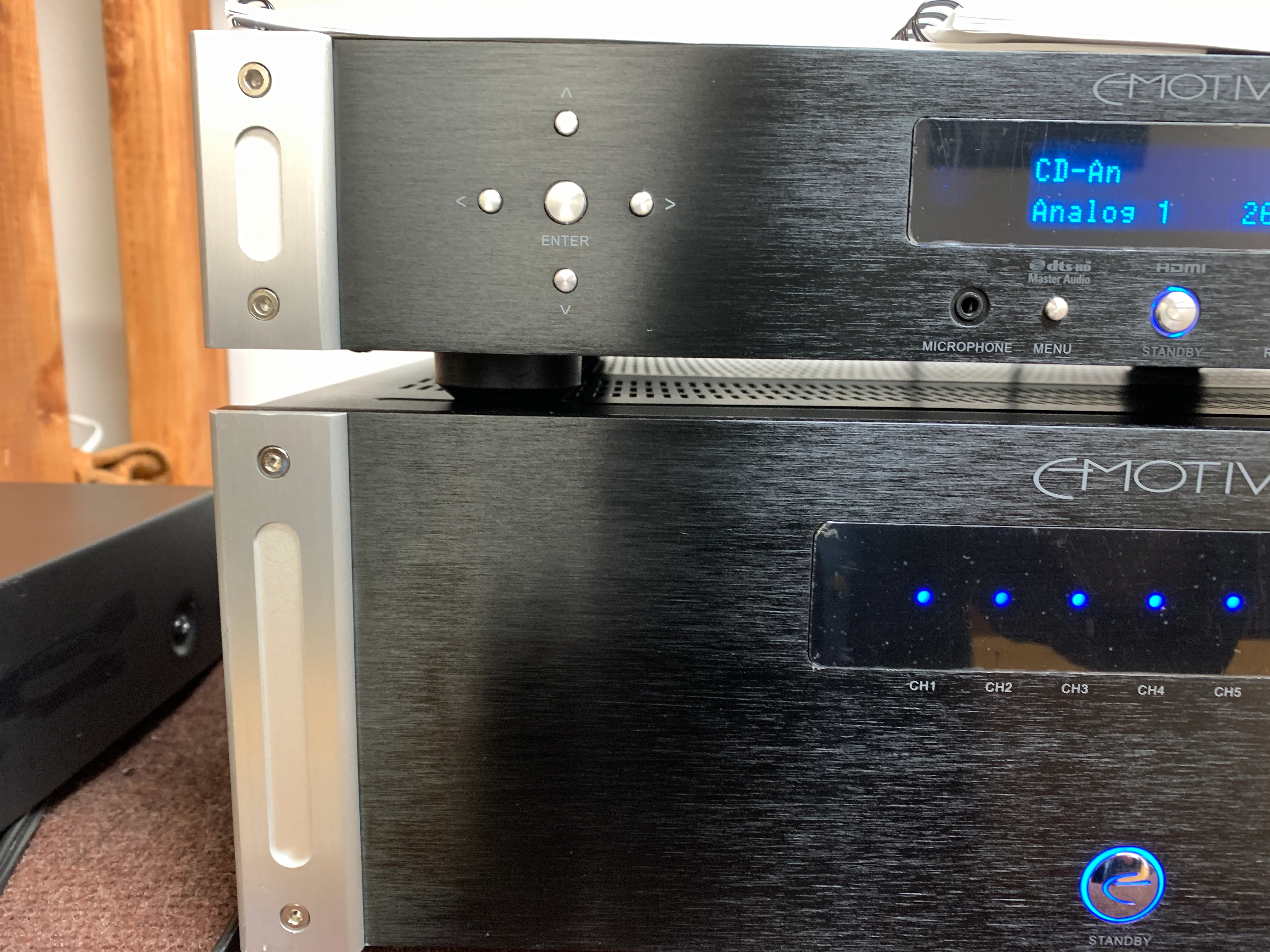 Emotiva UPA-700 Power Amplifier & UMC-200 Preamplifier * boxes * manuals * remote - Image 2