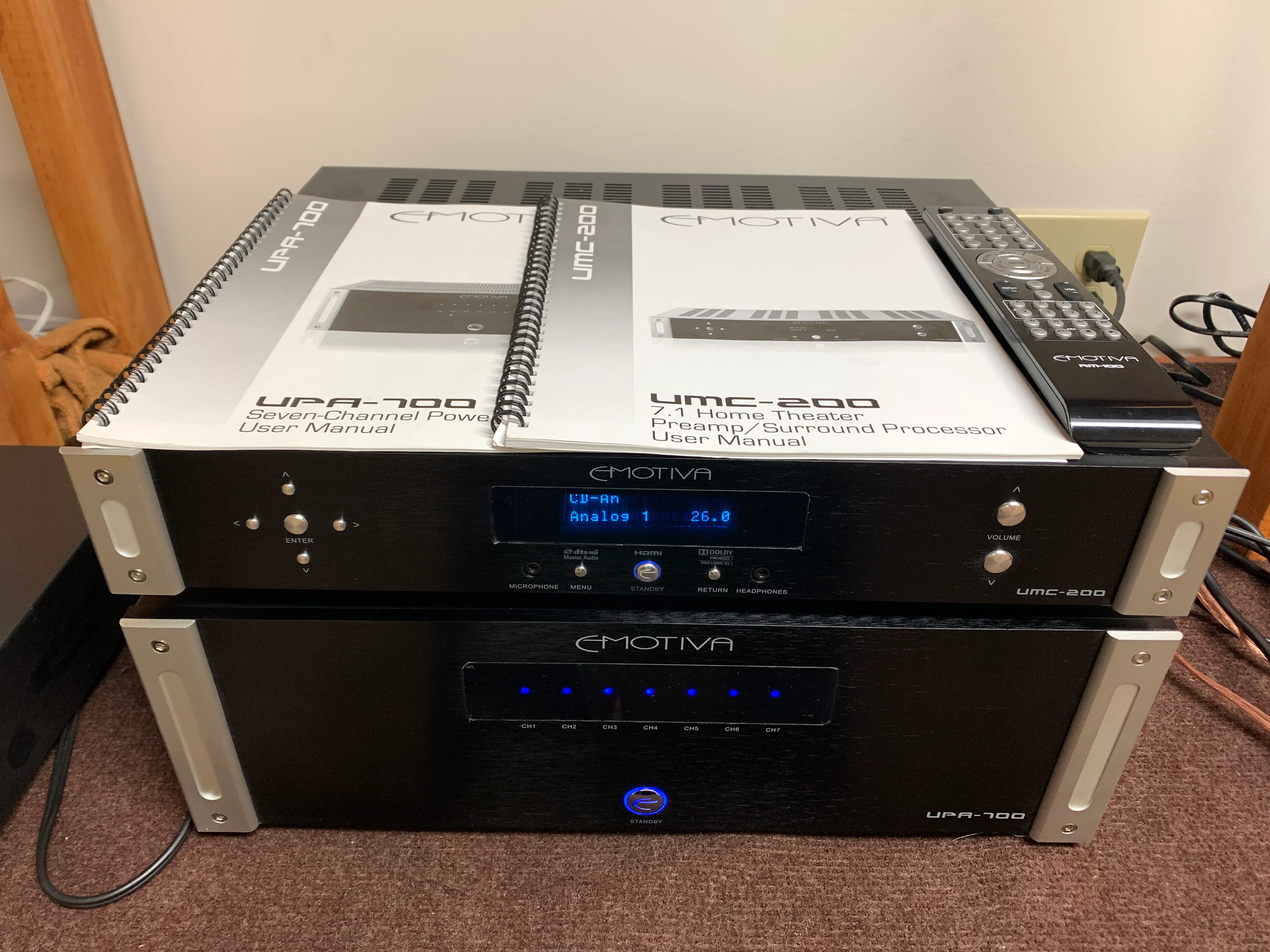 Emotiva UPA-700 Power Amplifier & UMC-200 Preamplifier * boxes * manuals * remote - Image 7