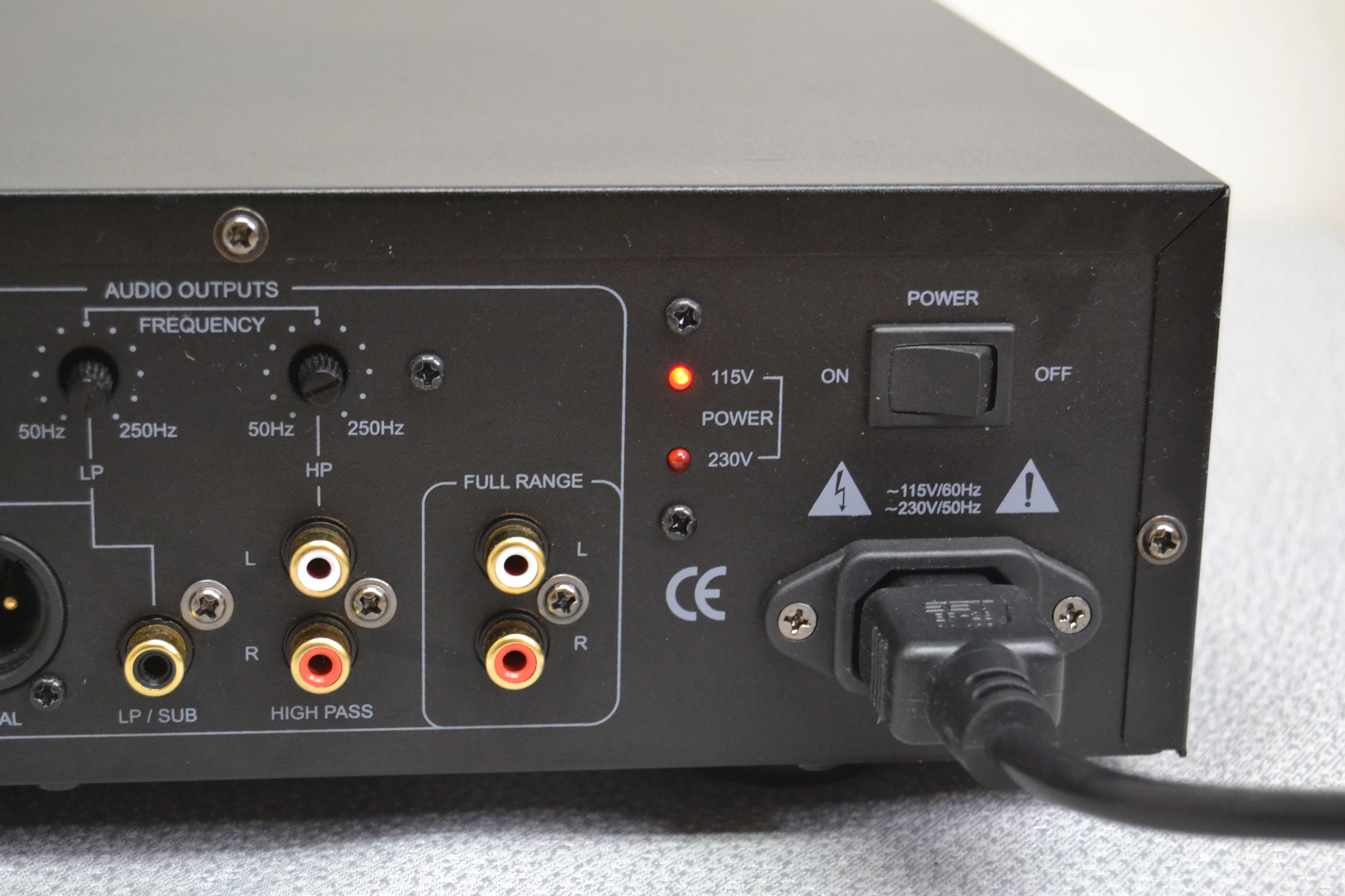 Emotiva USP-1 Stereo Preamplifier * Remote * Fully Serviced ! * MINT - Image 14