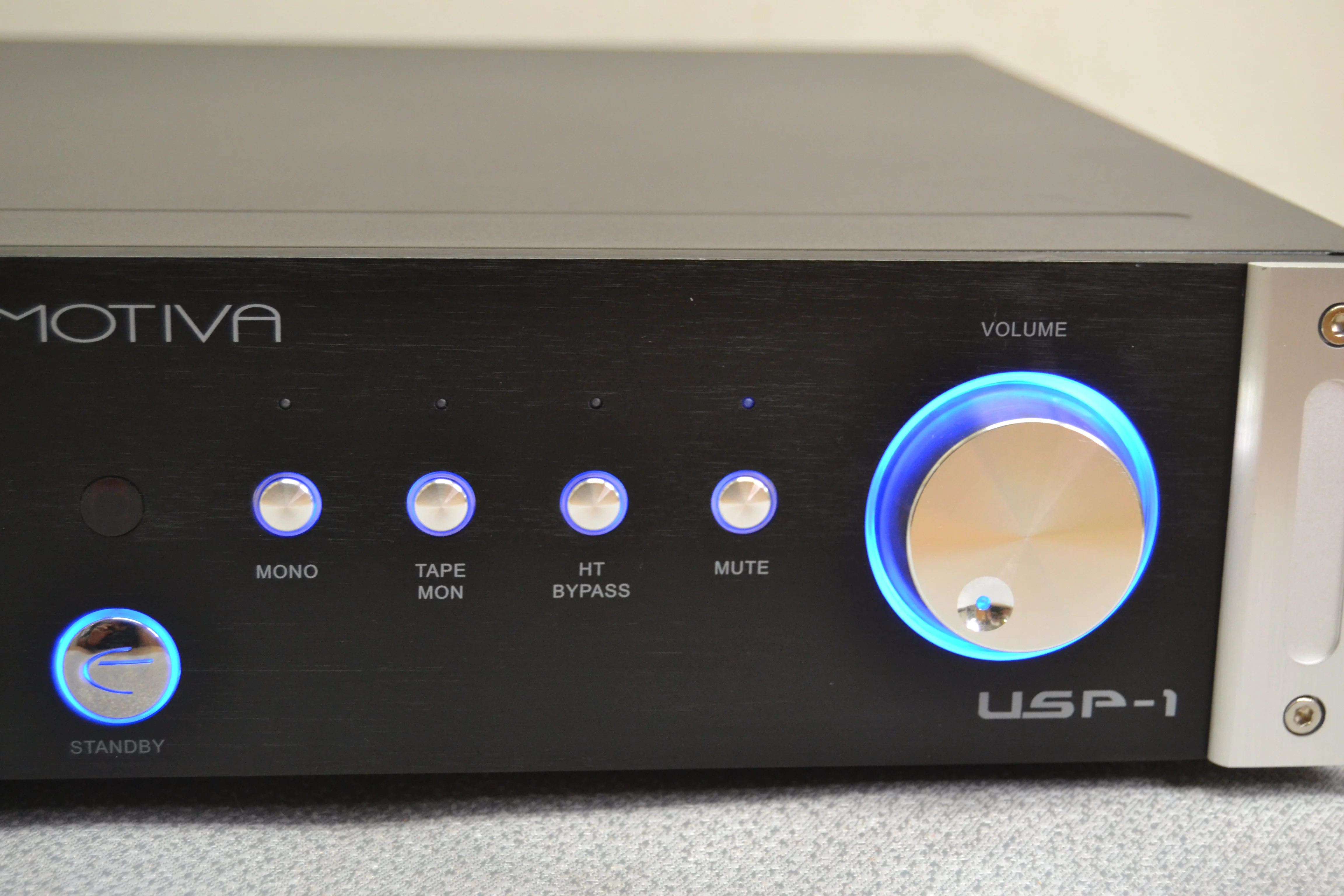 Emotiva USP-1 Stereo Preamplifier * Remote * Fully Serviced ! * MINT - Image 4
