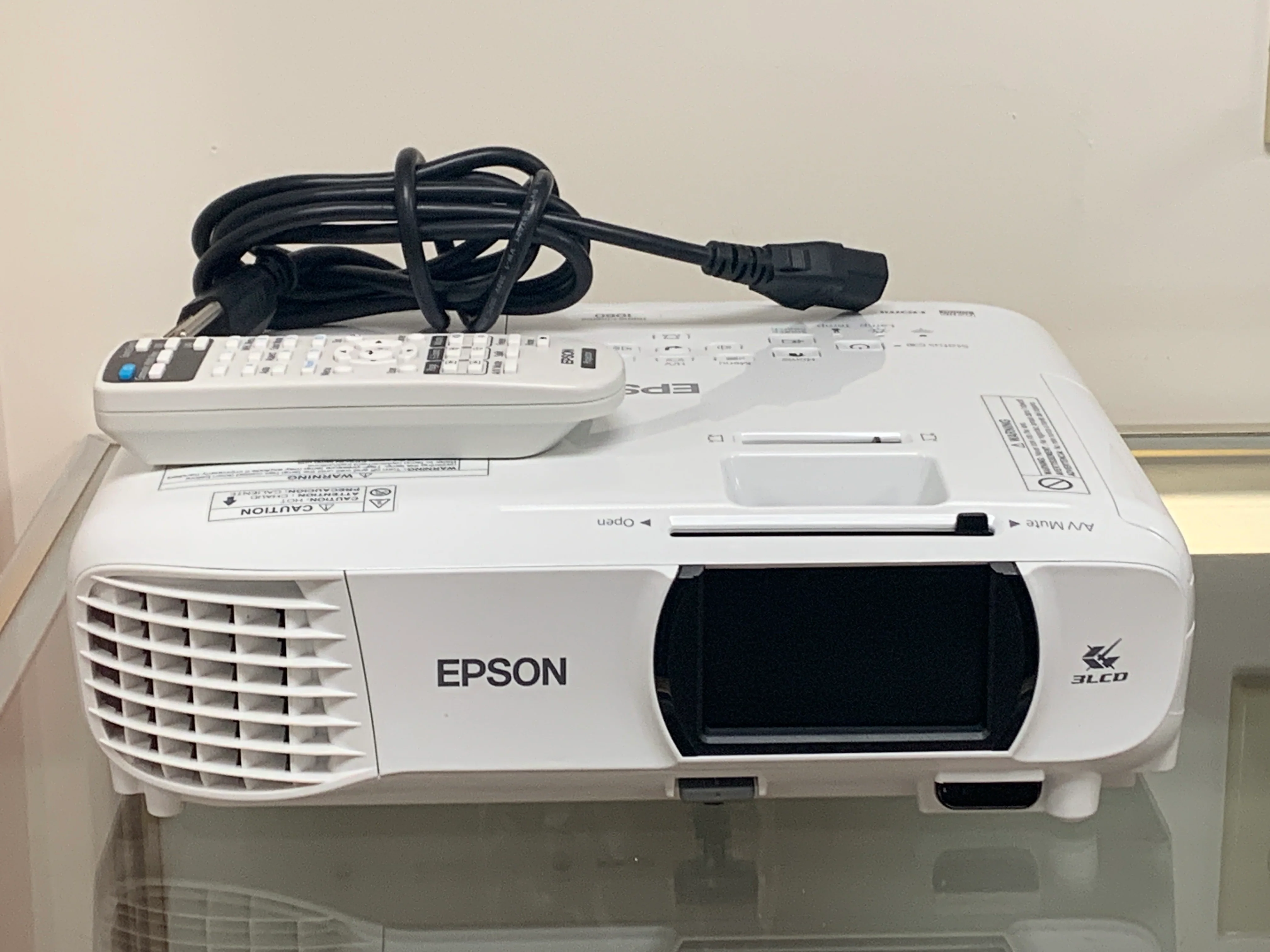 Epson Home Cinema 1060 1080p 3LCD Projector w/ Remote