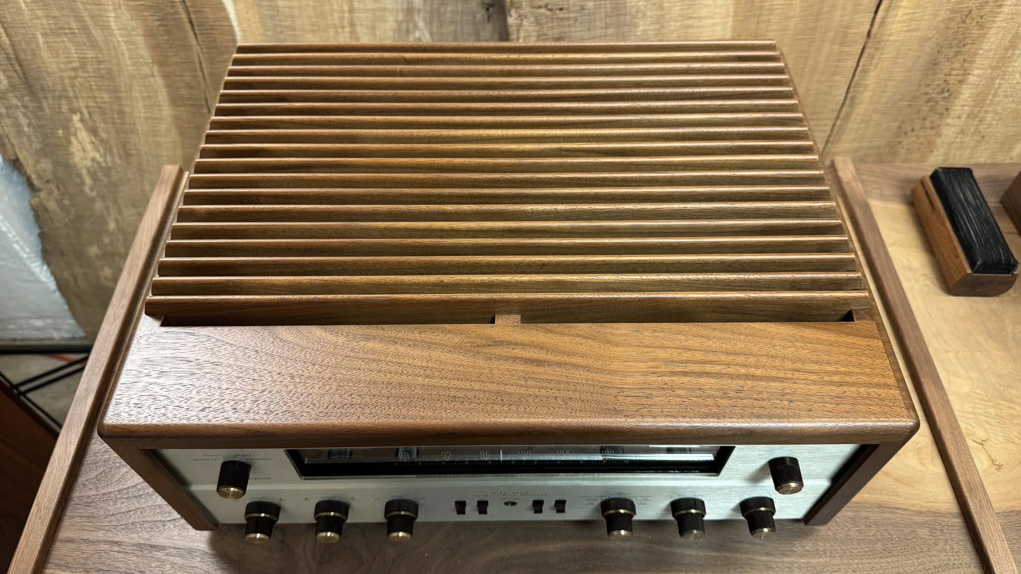Fisher 500C Tube Receiver - Fully Restored & Recapped - Designer Hardwood Case - Image 5